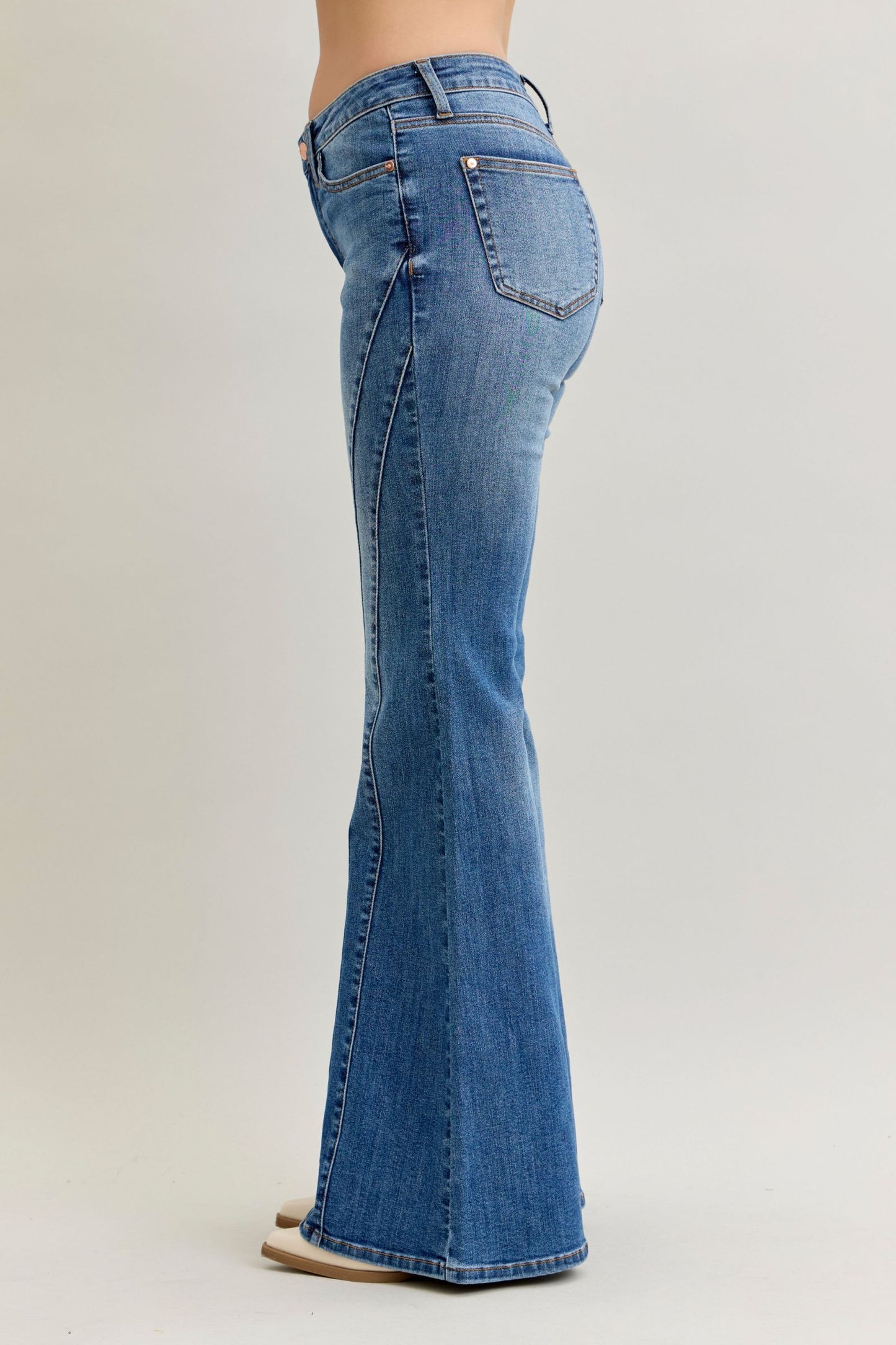 JUDY BLUE MID RISE JACQUELINE NEW FLARE DOUBLE ANGULAR SEAM - MEDIUM STONE