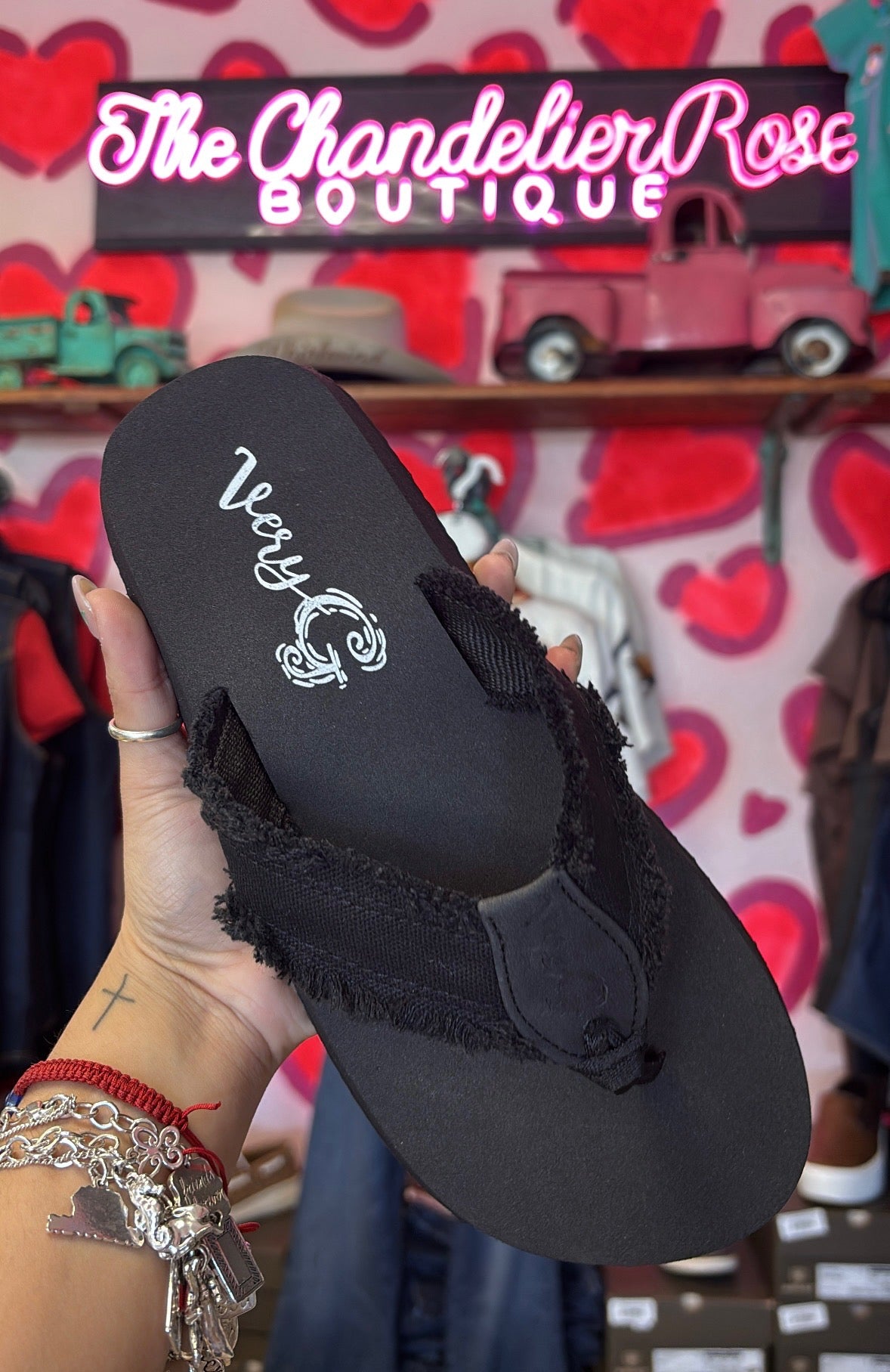 VERY G BLACK SANDALS