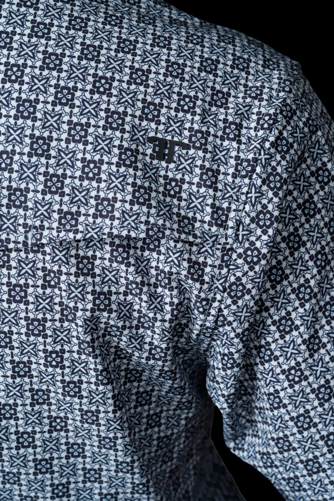 FERRELL MEN'S THE COLTON IN BLUE - SHORT SLEEVE SNAP