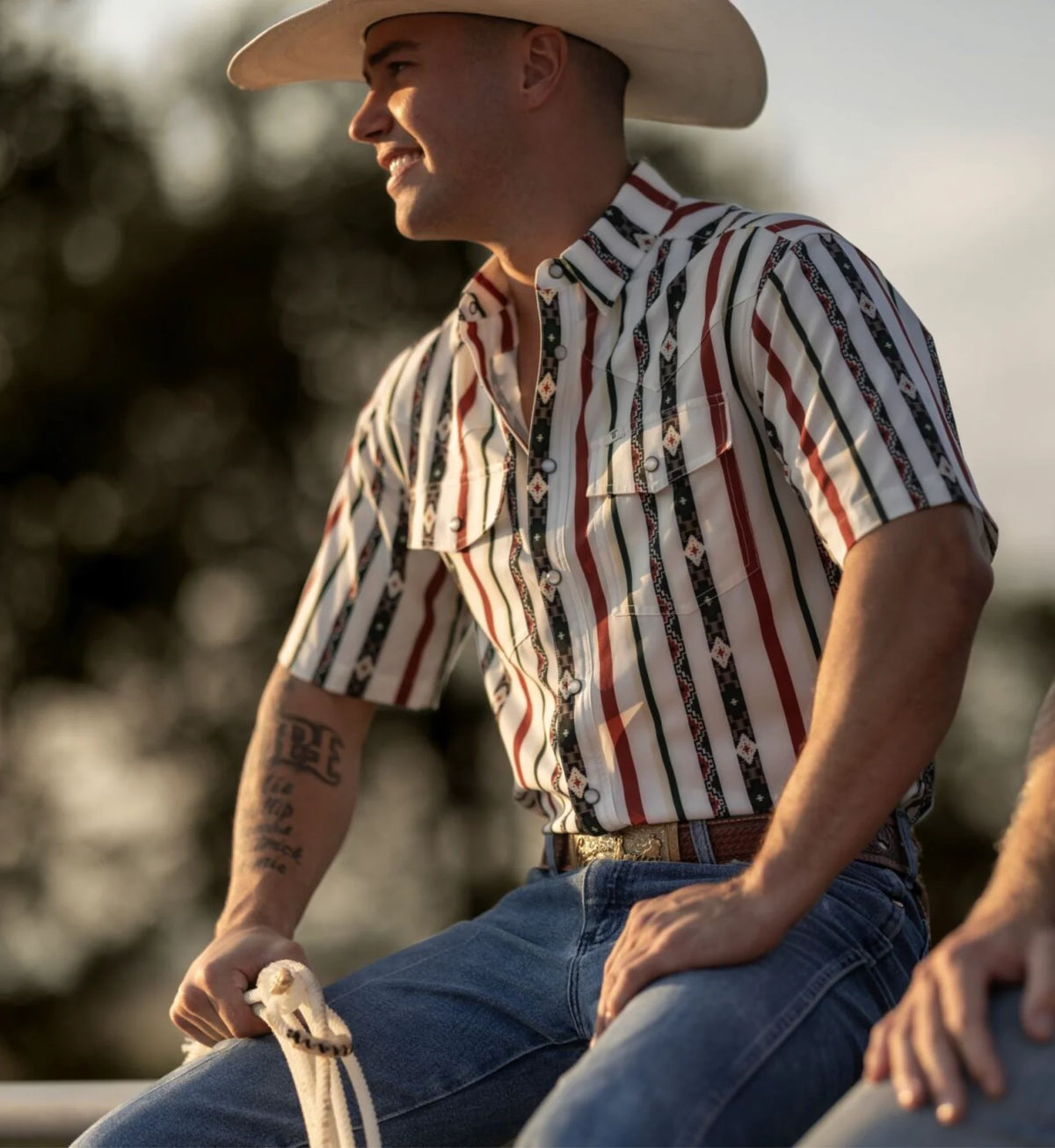 FERRELL MEN'S THE POST IN GREEN - SHORT SLEEVE SNAP