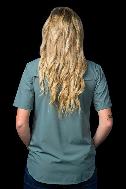 FERRELL WOMEN'S AQUA SHORT SLEEVE SNAP SHIRT