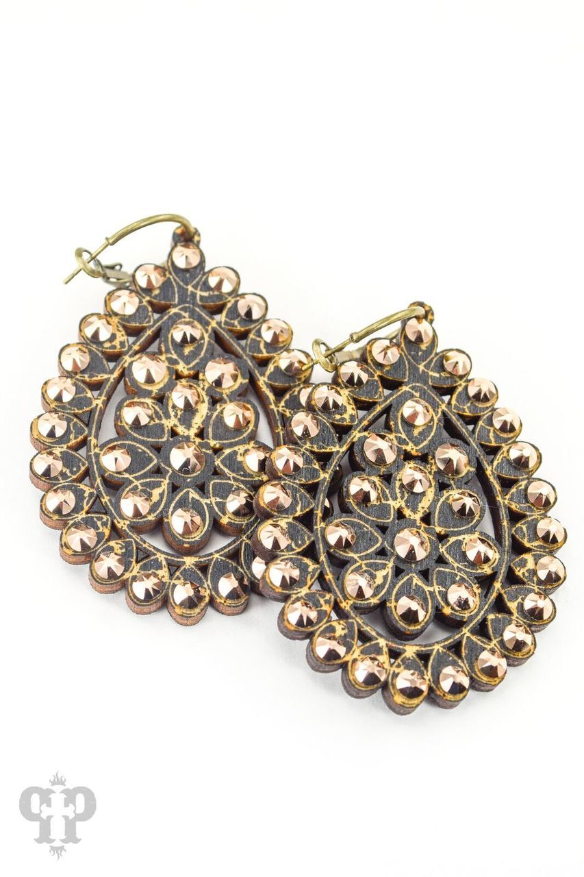 PINK PANACHE SANTE FEE BLACK TEARDROP EARRINGS - LRG