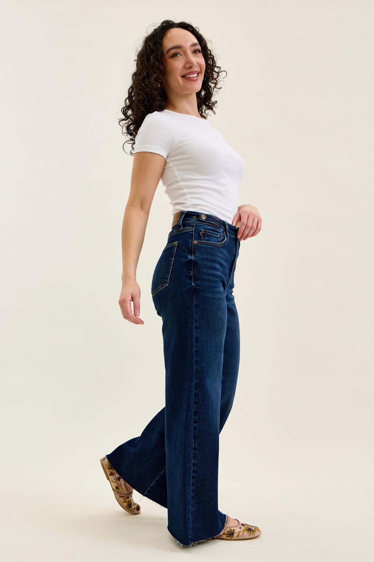 JUDY BLUE HIGH WAIST PETITE RETRO WIDE W ADJUSTABLE WB TABS + RAW HEM - DARK STONE