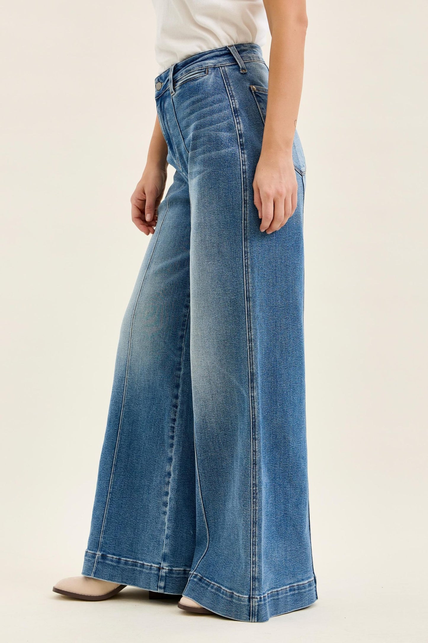 JUDY BLUE HIGH WAIST LIZA PALAZZO SHIELD POCKETS CLASSIC FADE JEANS - SHORT LENGTH
