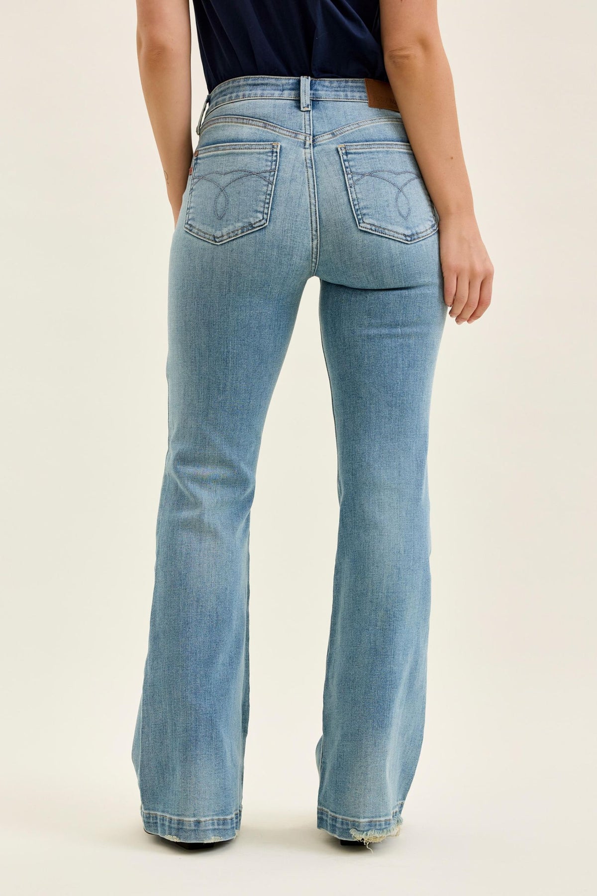 JUDY BLUE MID RISE SHORT FLARE JEAN - MEDIUM STONE