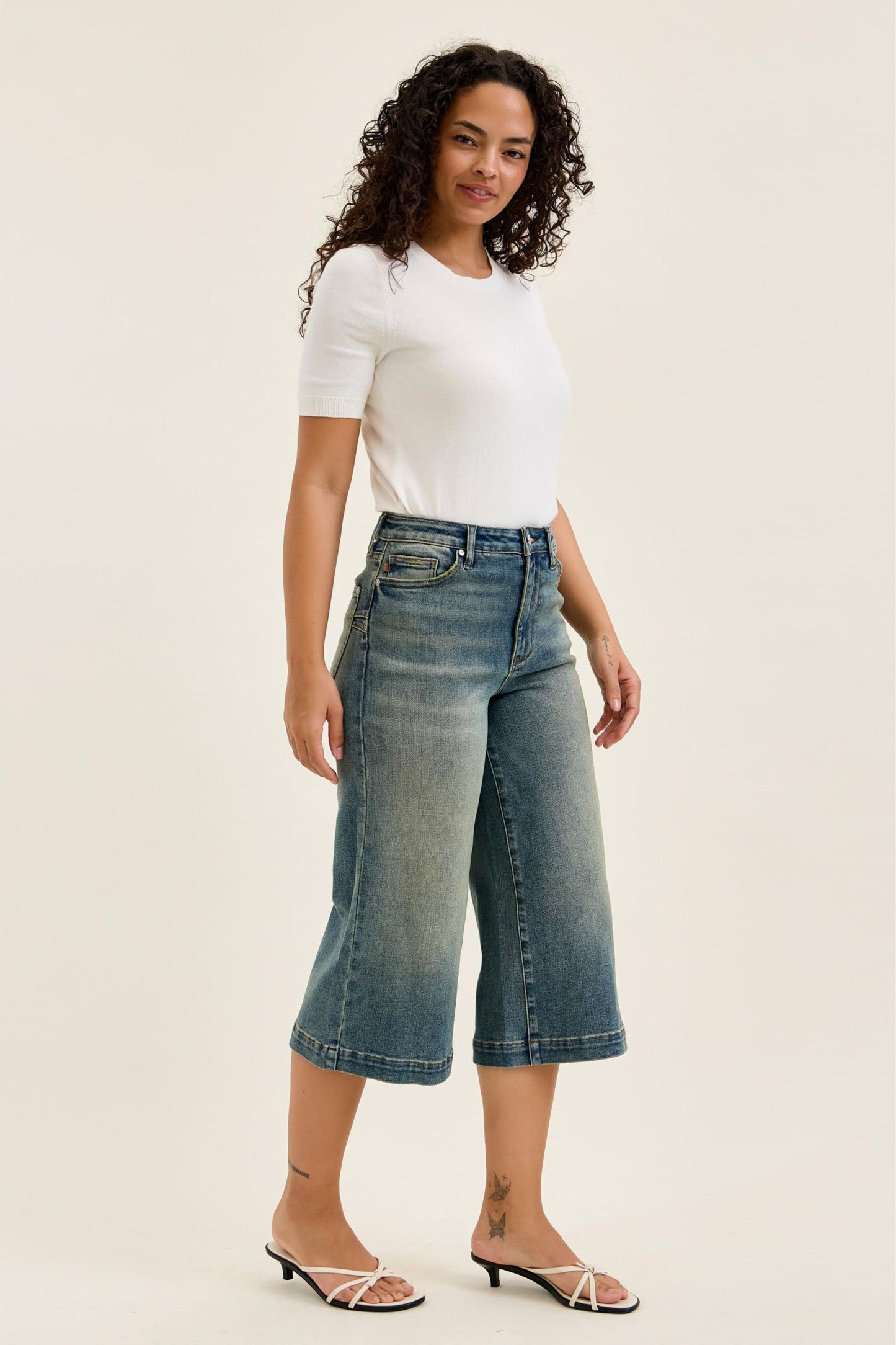 JUDY BLUE HIGH WAIST MARIAN CULOTTE SIDE SHAPING SEAMS JEANS - MEDIUM STONE
