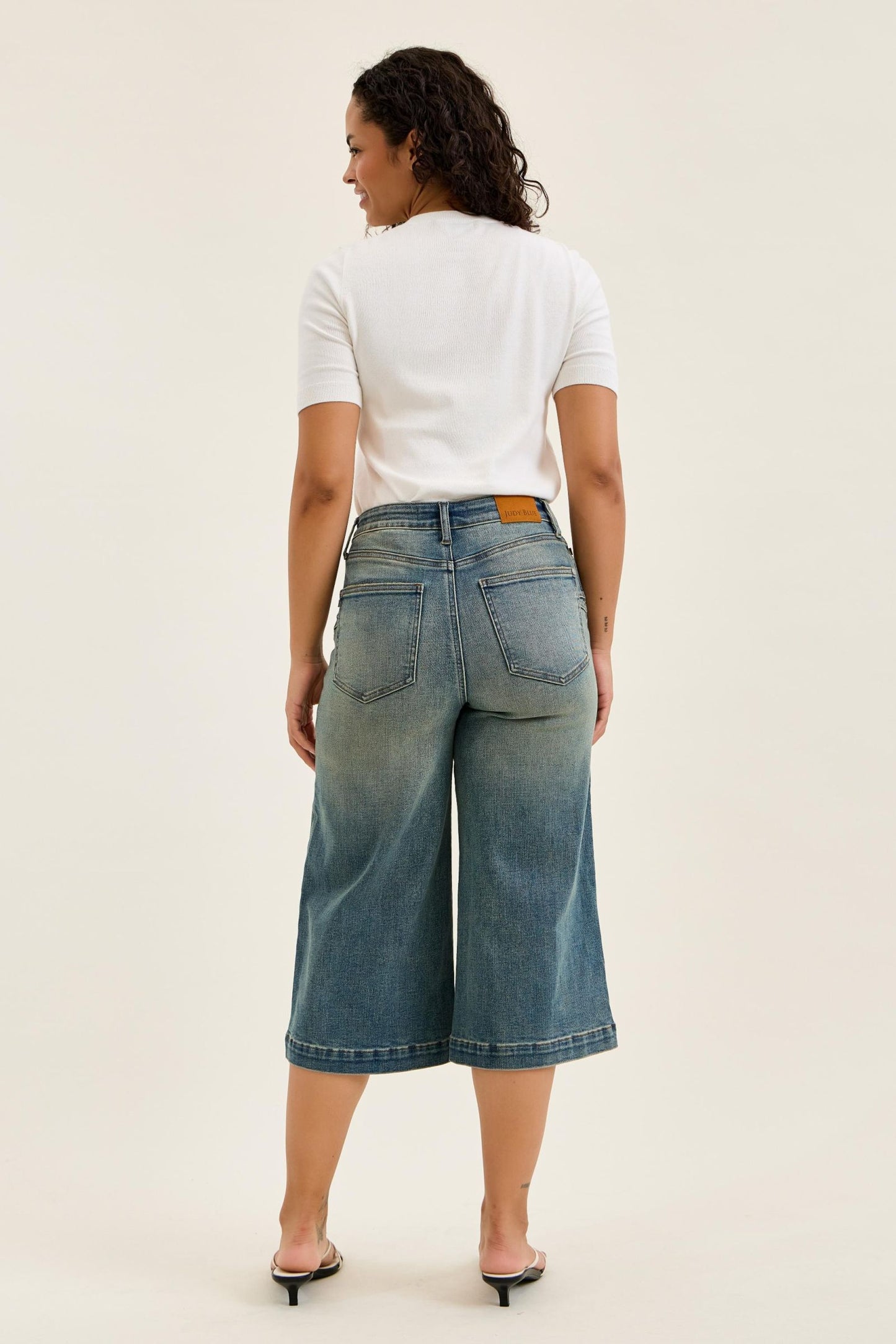 JUDY BLUE HIGH WAIST MARIAN CULOTTE SIDE SHAPING SEAMS JEANS - MEDIUM STONE