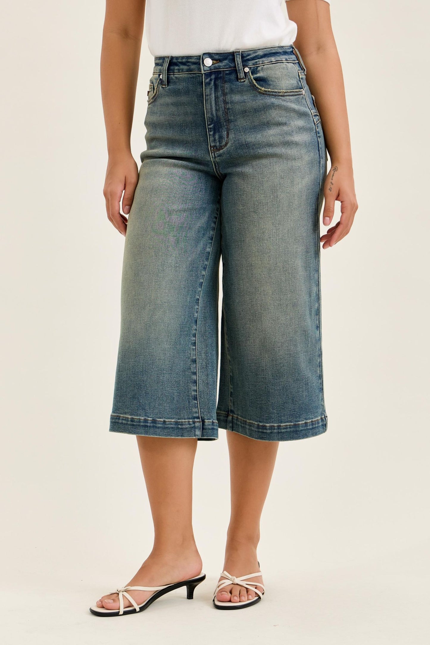 JUDY BLUE HIGH WAIST MARIAN CULOTTE SIDE SHAPING SEAMS JEANS - MEDIUM STONE