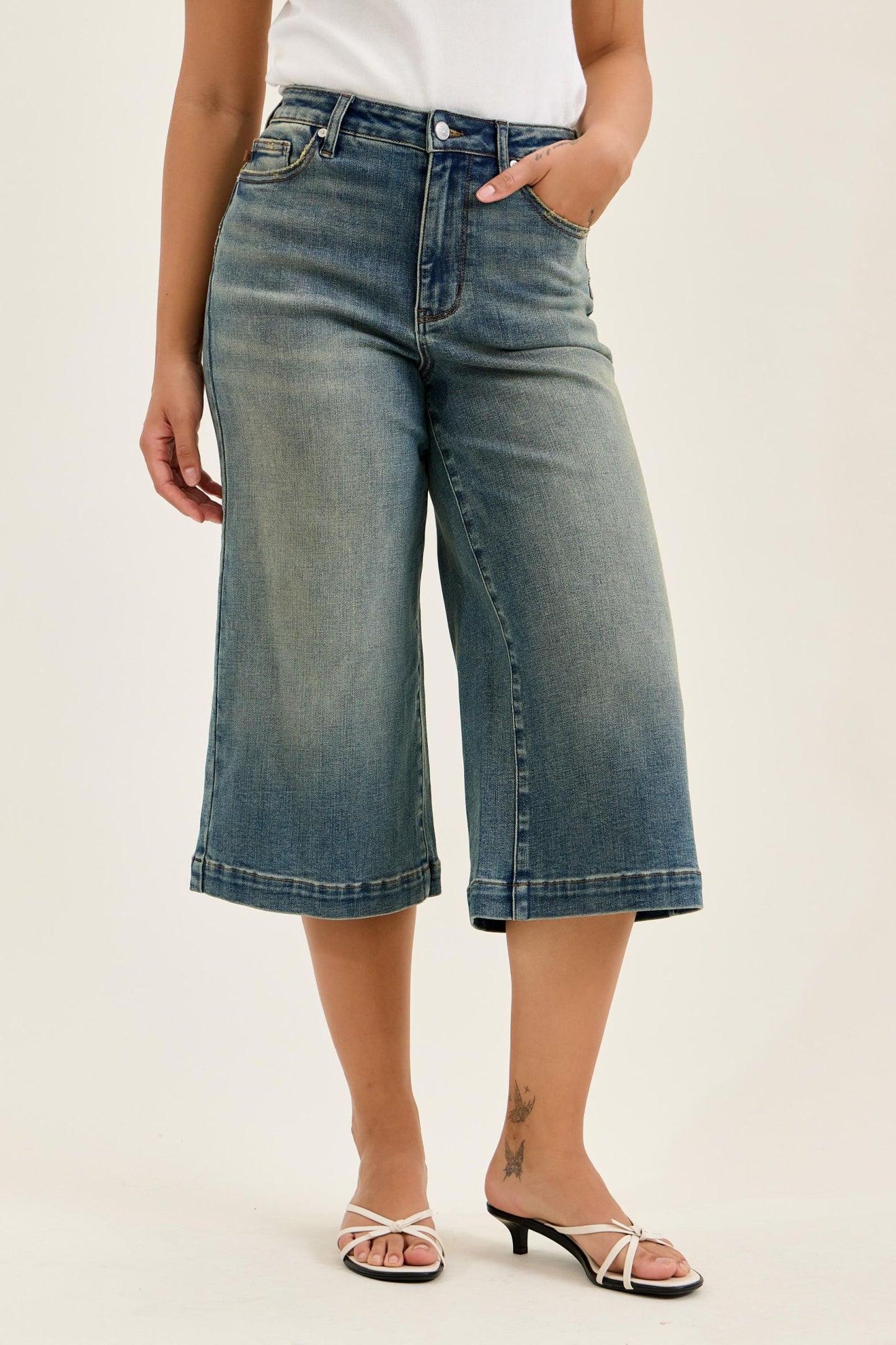 JUDY BLUE HIGH WAIST MARIAN CULOTTE SIDE SHAPING SEAMS JEANS - MEDIUM STONE