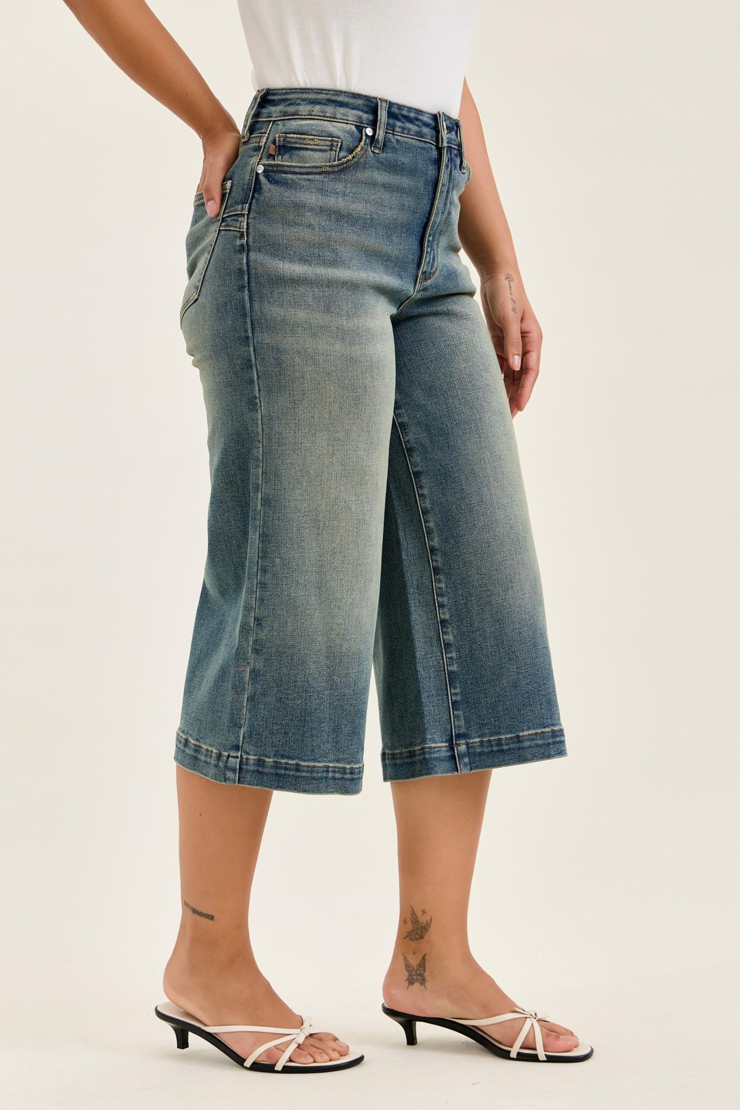 JUDY BLUE HIGH WAIST MARIAN CULOTTE SIDE SHAPING SEAMS JEANS - MEDIUM STONE