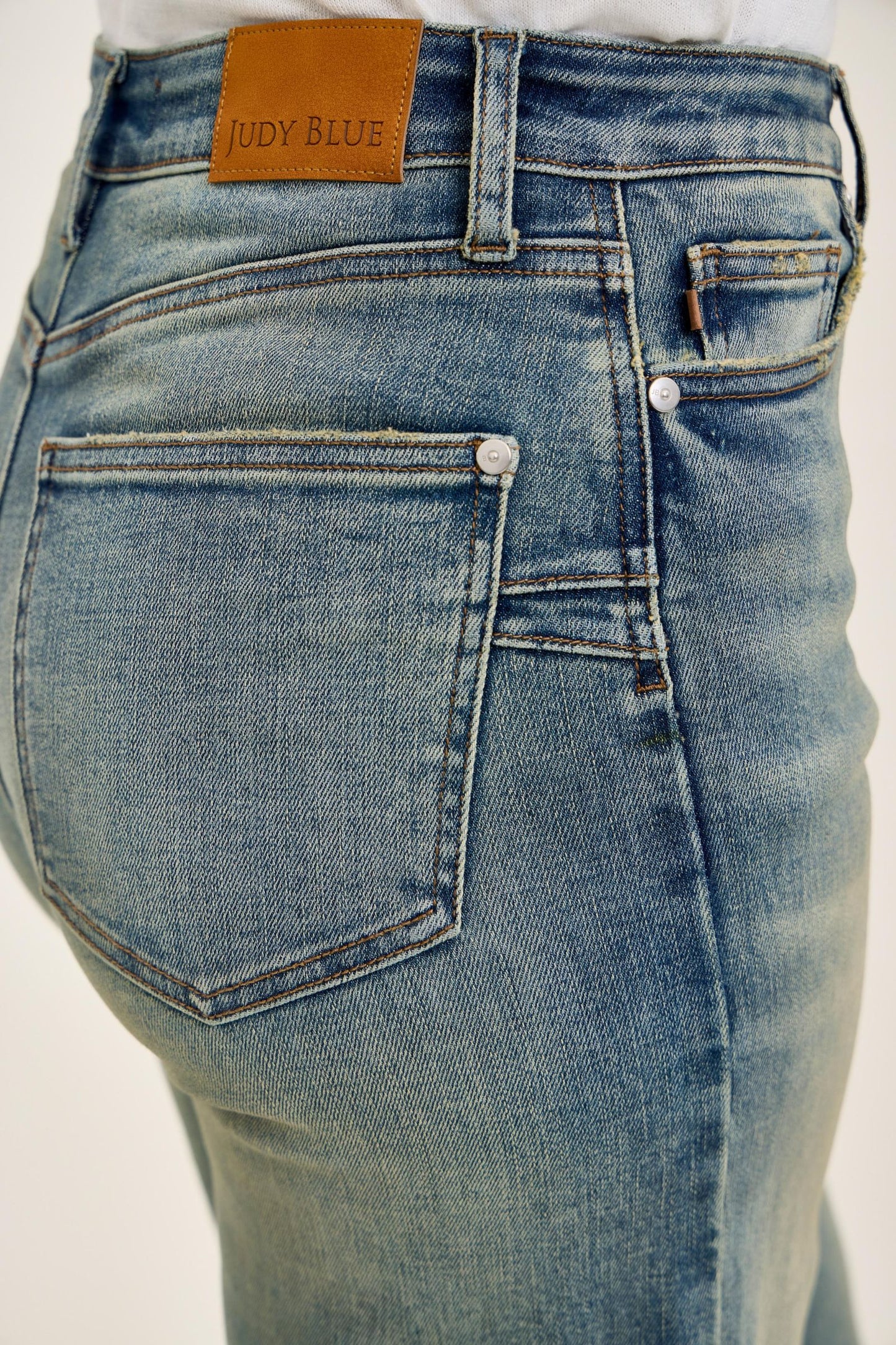 JUDY BLUE HIGH WAIST MARIAN CULOTTE SIDE SHAPING SEAMS JEANS - MEDIUM STONE