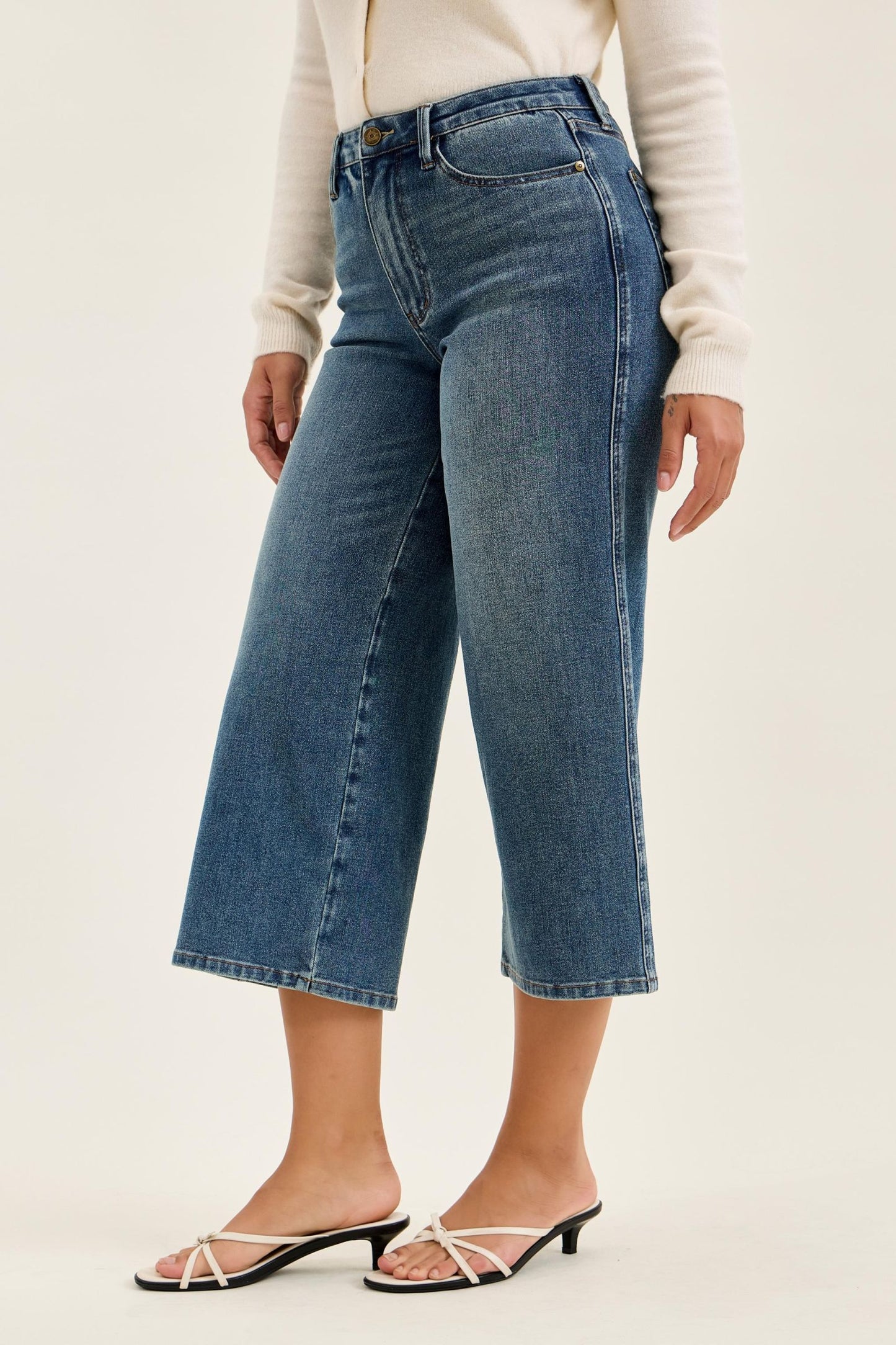 JUDY BLUE HIGH WAIST DOTTIE WIDE CROP MD QUARRY FADE - MEDIUM STONE