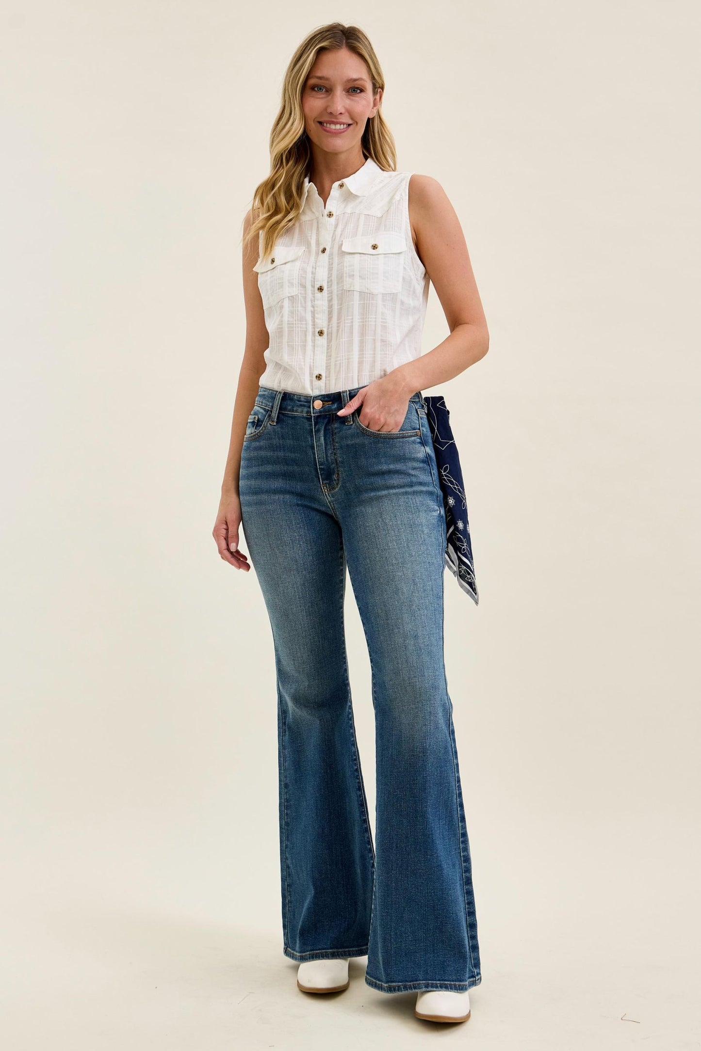 JUDY BLUE MID RISE JAQUELINE FLARE WITH TRIPLE NEED BACK POCKETS + BANDANA LOOP