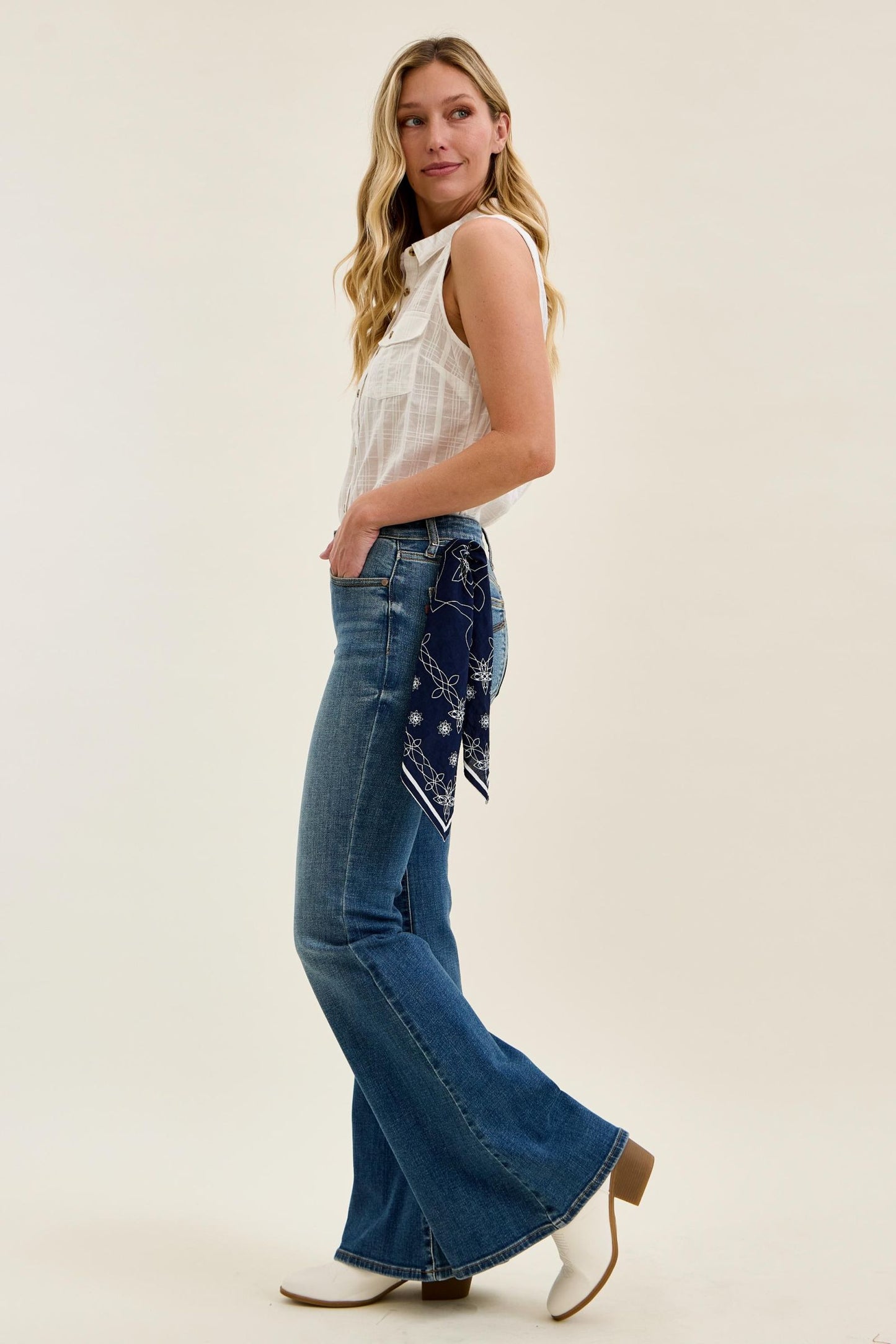 JUDY BLUE MID RISE JAQUELINE FLARE WITH TRIPLE NEED BACK POCKETS + BANDANA LOOP