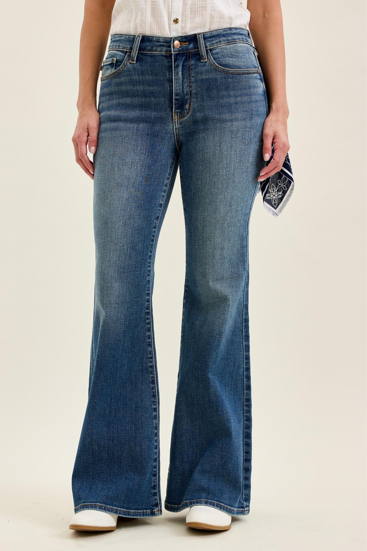 JUDY BLUE MID RISE JAQUELINE FLARE WITH TRIPLE NEED BACK POCKETS + BANDANA LOOP