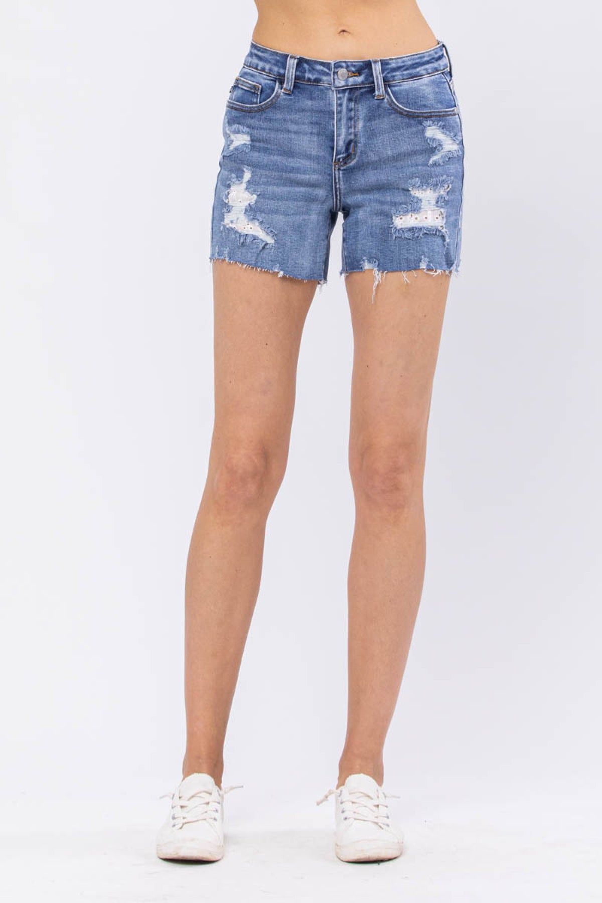 JUDY BLUE LACE PATCH DESTROY SHORTS - MEDIUM STONE