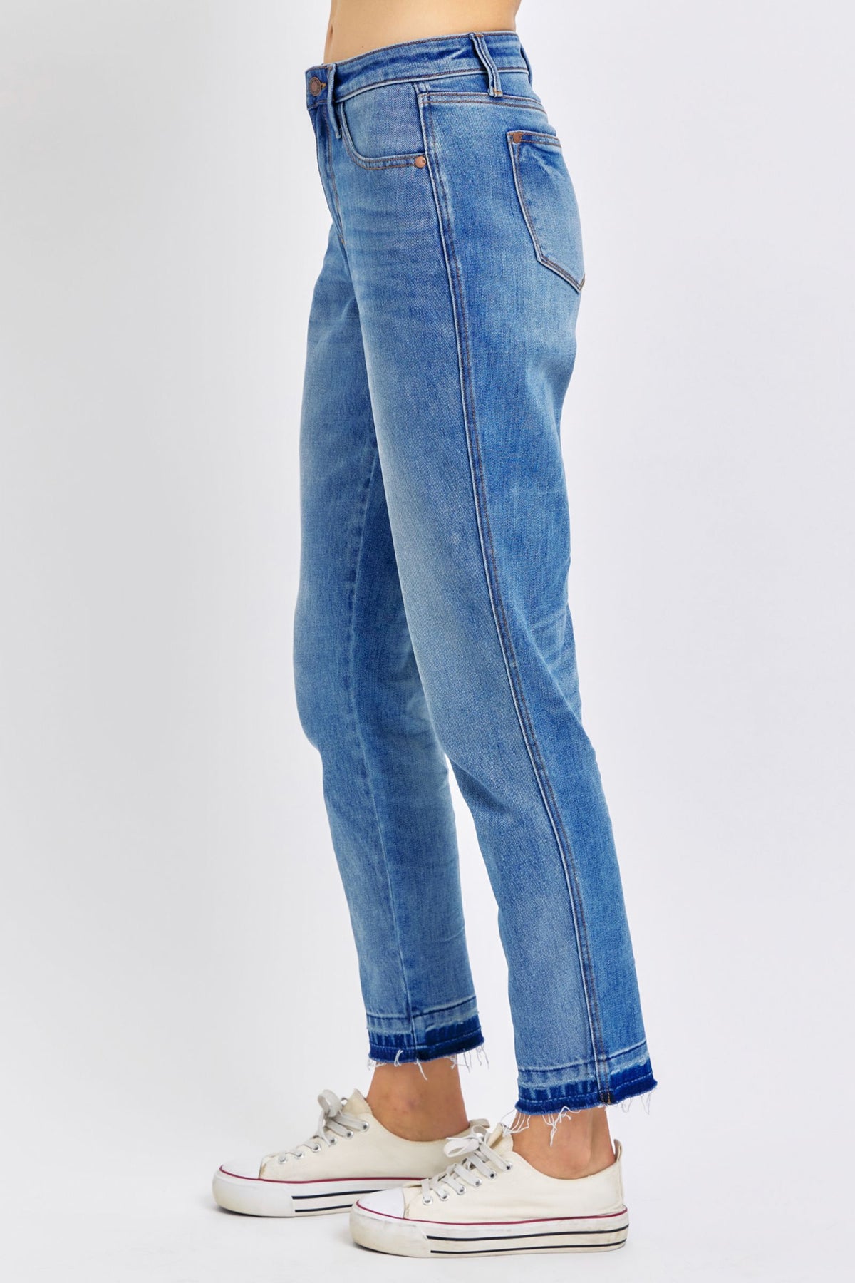 JUDY BLUE MID RISE RIGID MAGIC RELEASE HEM BOYFRIEND JEAN - MEDIUM STONE