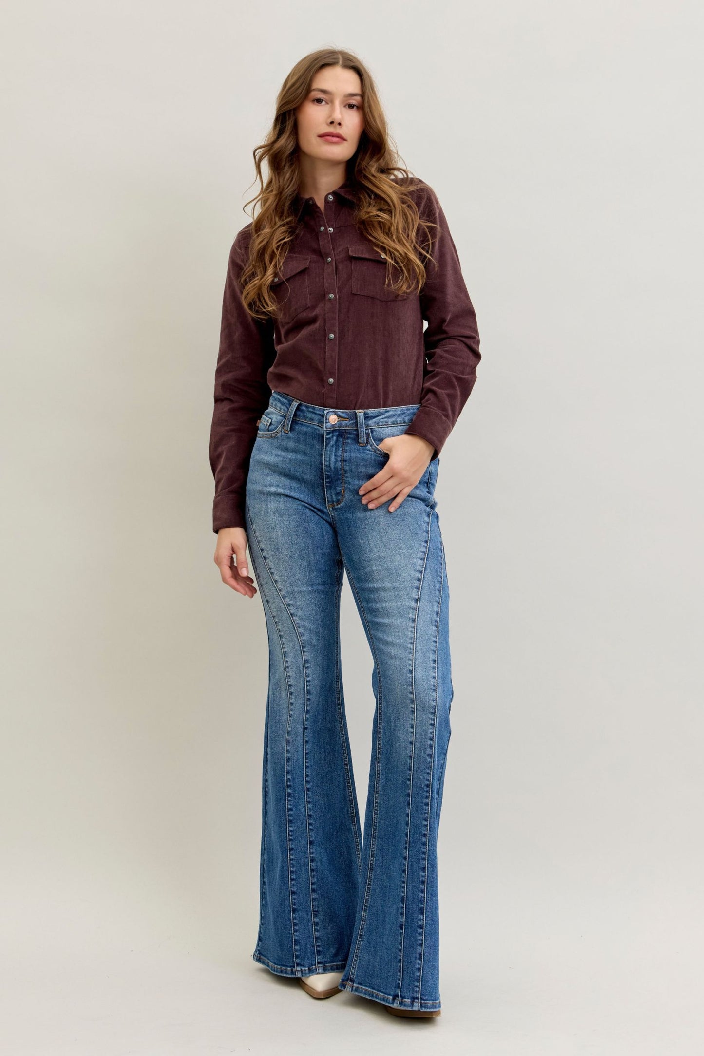 JUDY BLUE MID RISE JACQUELINE NEW FLARE DOUBLE ANGULAR SEAM - MEDIUM STONE