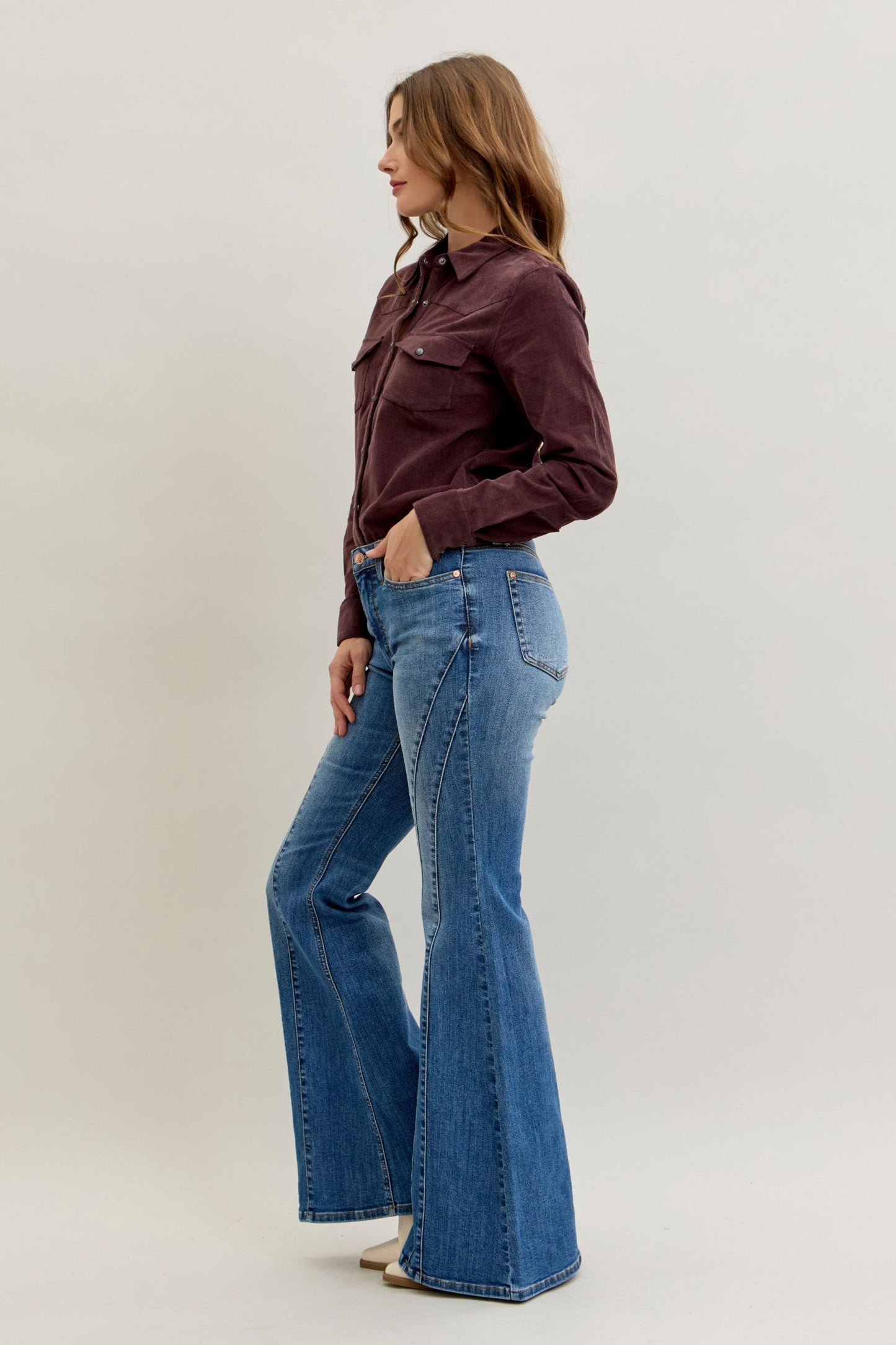 JUDY BLUE MID RISE JACQUELINE NEW FLARE DOUBLE ANGULAR SEAM - MEDIUM STONE