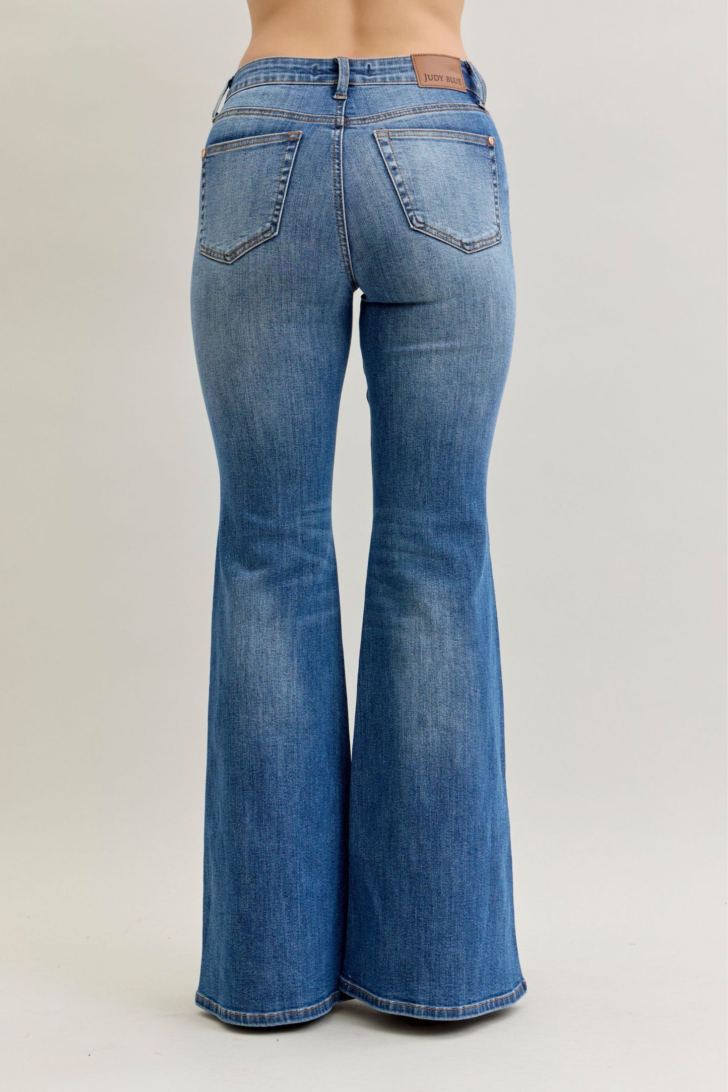 JUDY BLUE MID RISE JACQUELINE NEW FLARE DOUBLE ANGULAR SEAM - MEDIUM STONE