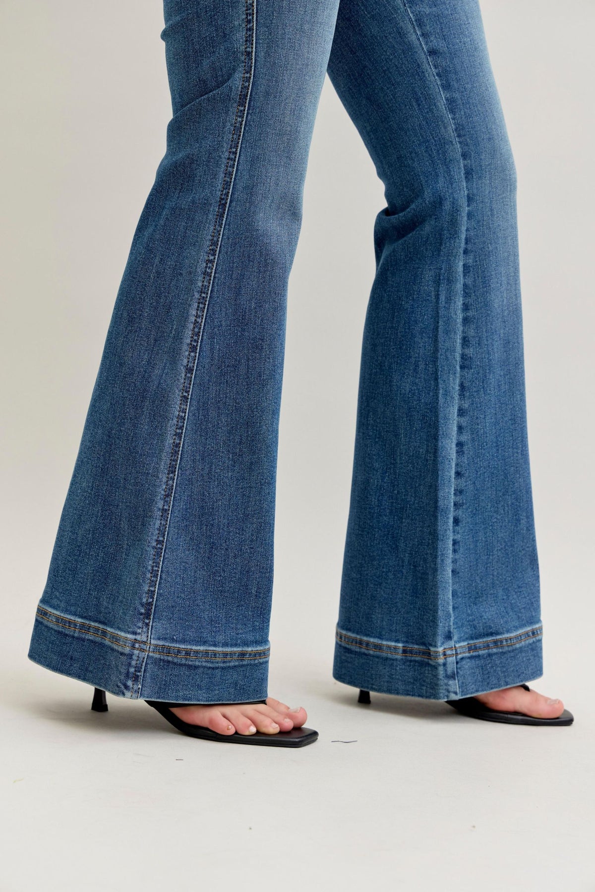 JUDY BLUE HIGH WAIST REGULAR FLARE TUMMY CONTROL DOUBLE BUTTON JEANS - MEDIUM STONE