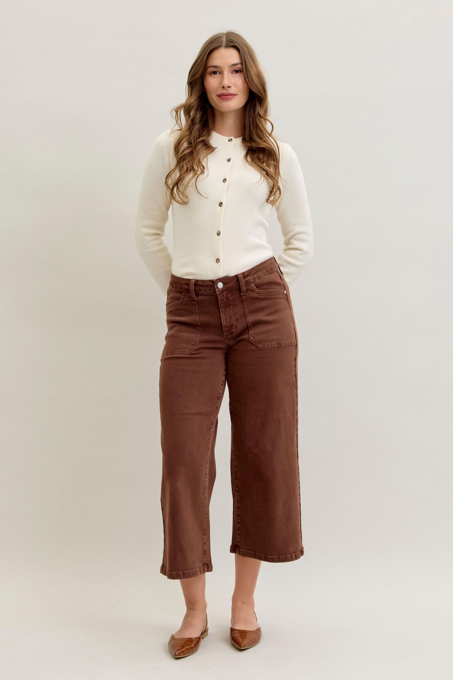JUDY BLUE MID RISE WIDE CROP GARMENT DYED UTILITY POCKETS JEAN - MAPLE