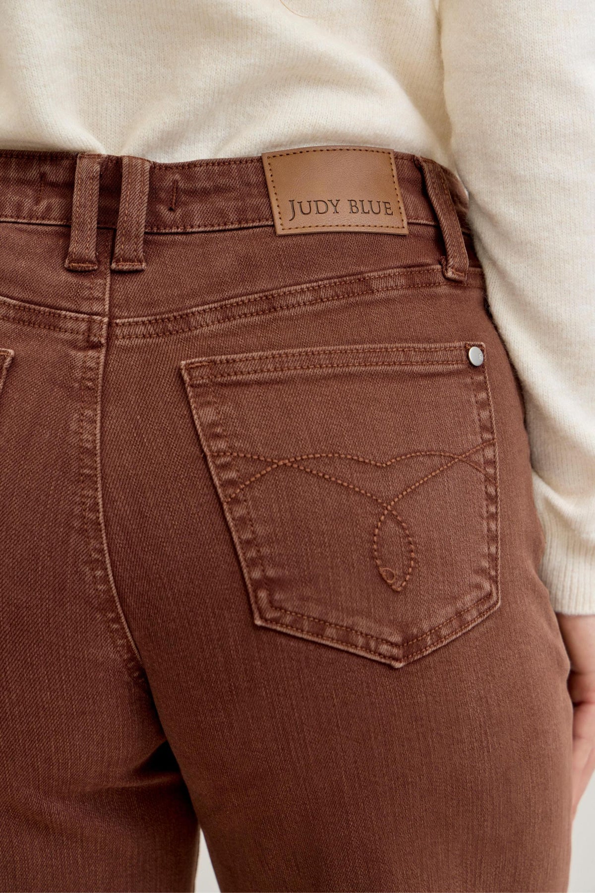 JUDY BLUE MID RISE WIDE CROP GARMENT DYED UTILITY POCKETS JEAN - MAPLE