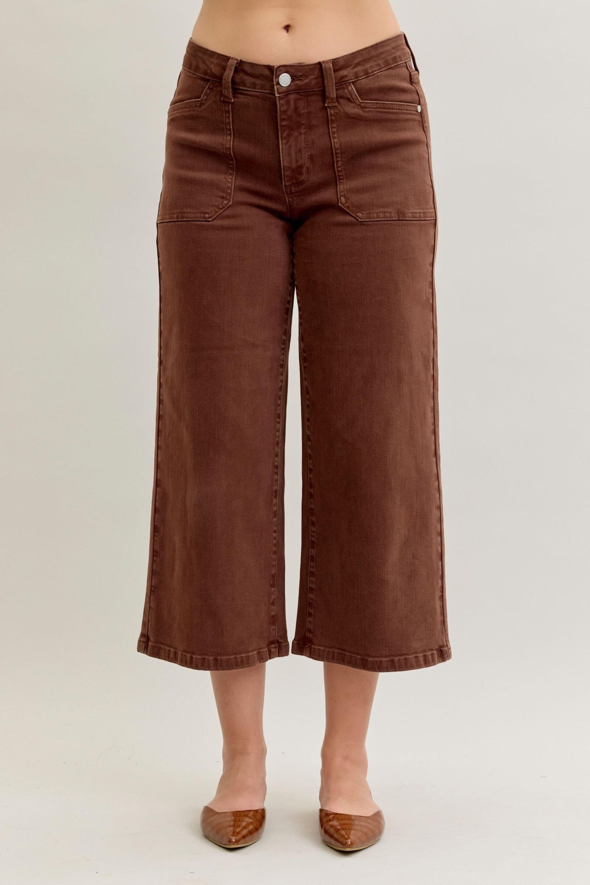 JUDY BLUE MID RISE WIDE CROP GARMENT DYED UTILITY POCKETS JEAN - MAPLE