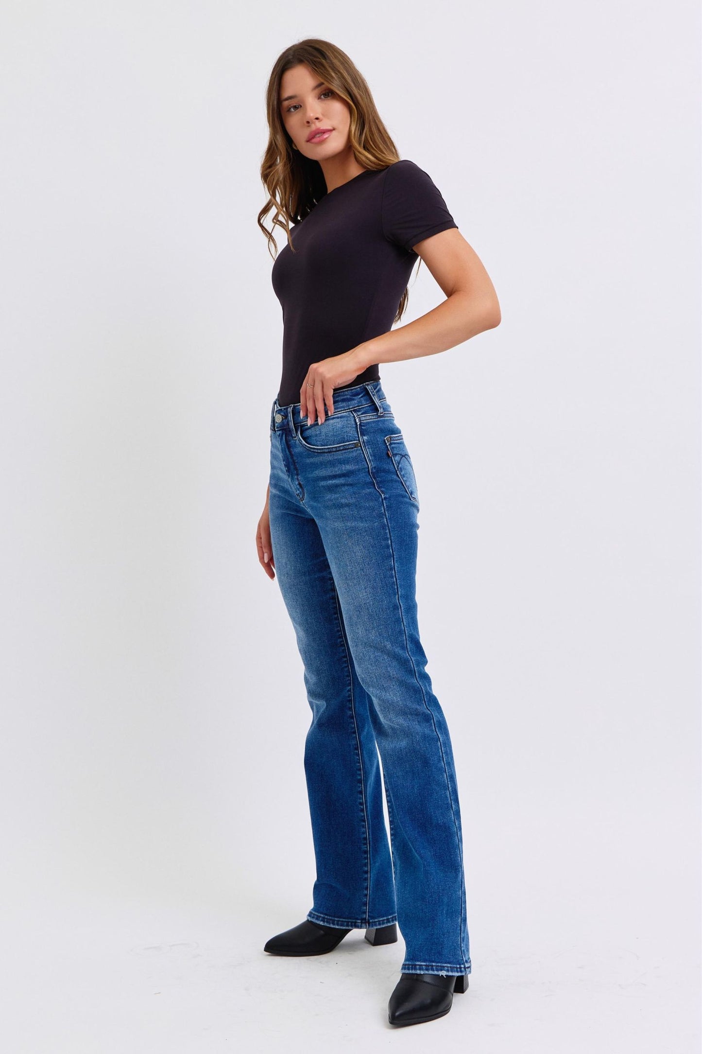 JUDY BLUE MID RISE THERMAL BOOTCUT JEANS - DARK STONE