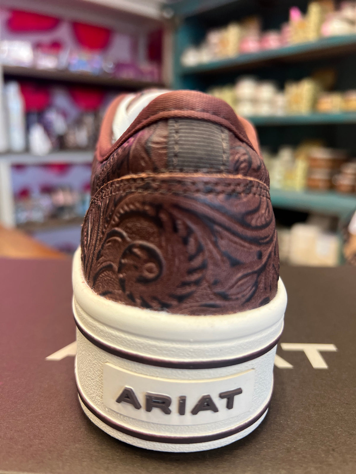 ARIAT WOMEN'S SKYLAR PLATFORM LACE SHOES - BROWN FLORAL EMBOSS