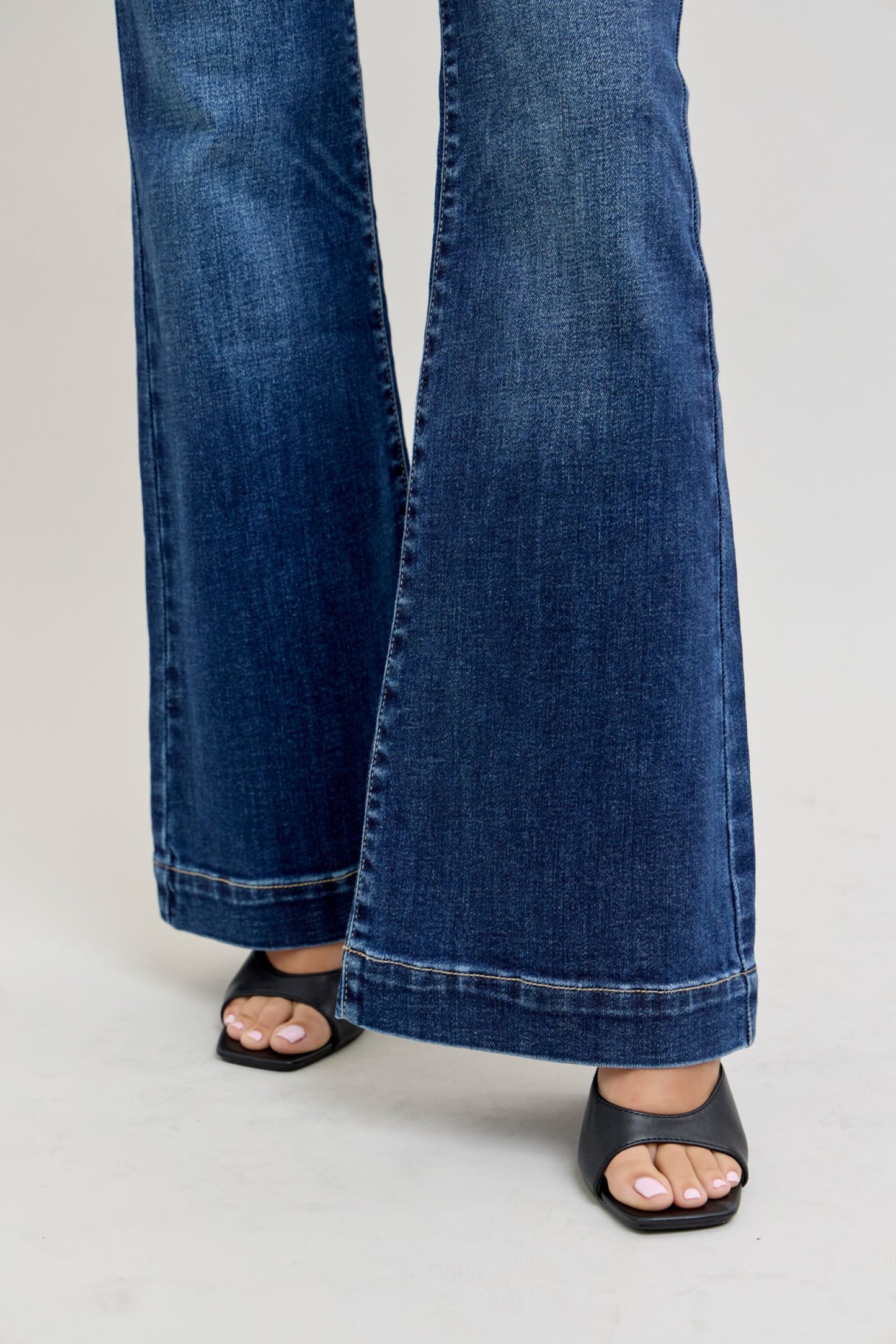 JUDY BLUE HIGH WAIST PETITE TROUSER FLARE JEANS - DARK STONE