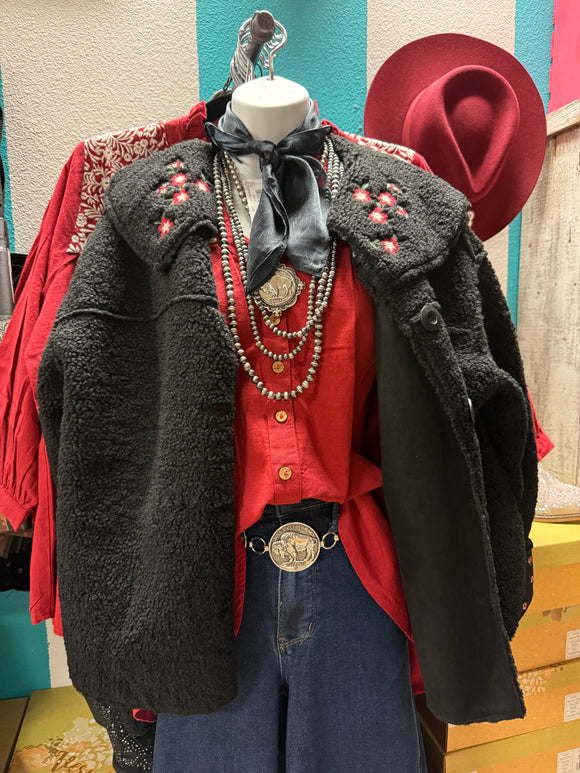 FLORAL EMBROIDERED BLACK SHERPA BUTTON UP JACKET