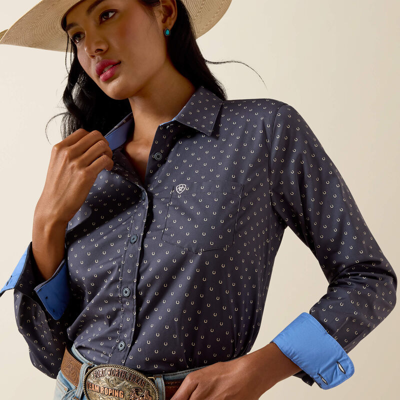 ARIAT WOMEN'S BUTTON DOWN KIRBY PRO SHIRT - OMBRE BLUE HORSESHOE