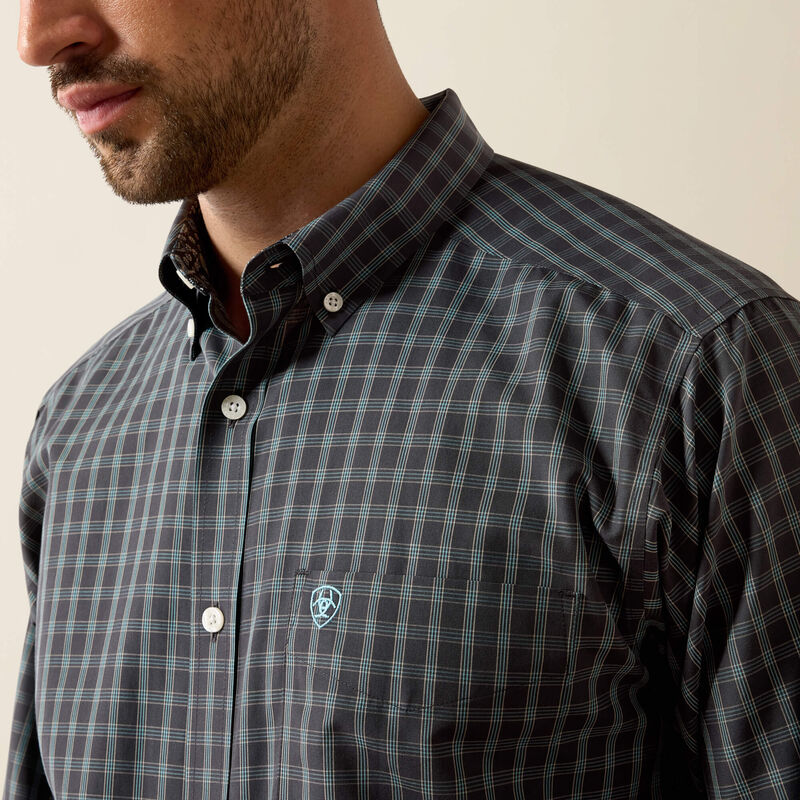 ARIAT MENS WRINKLE FREE BARBARY LONGSLEEVE SHIRT - BLACK SMALL PLAID
