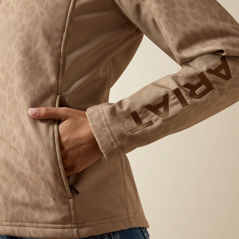 ARIAT WOMEN'S ARIAT LOGO SOFTSHELL PRINT JACKET - FADED LEOPARD