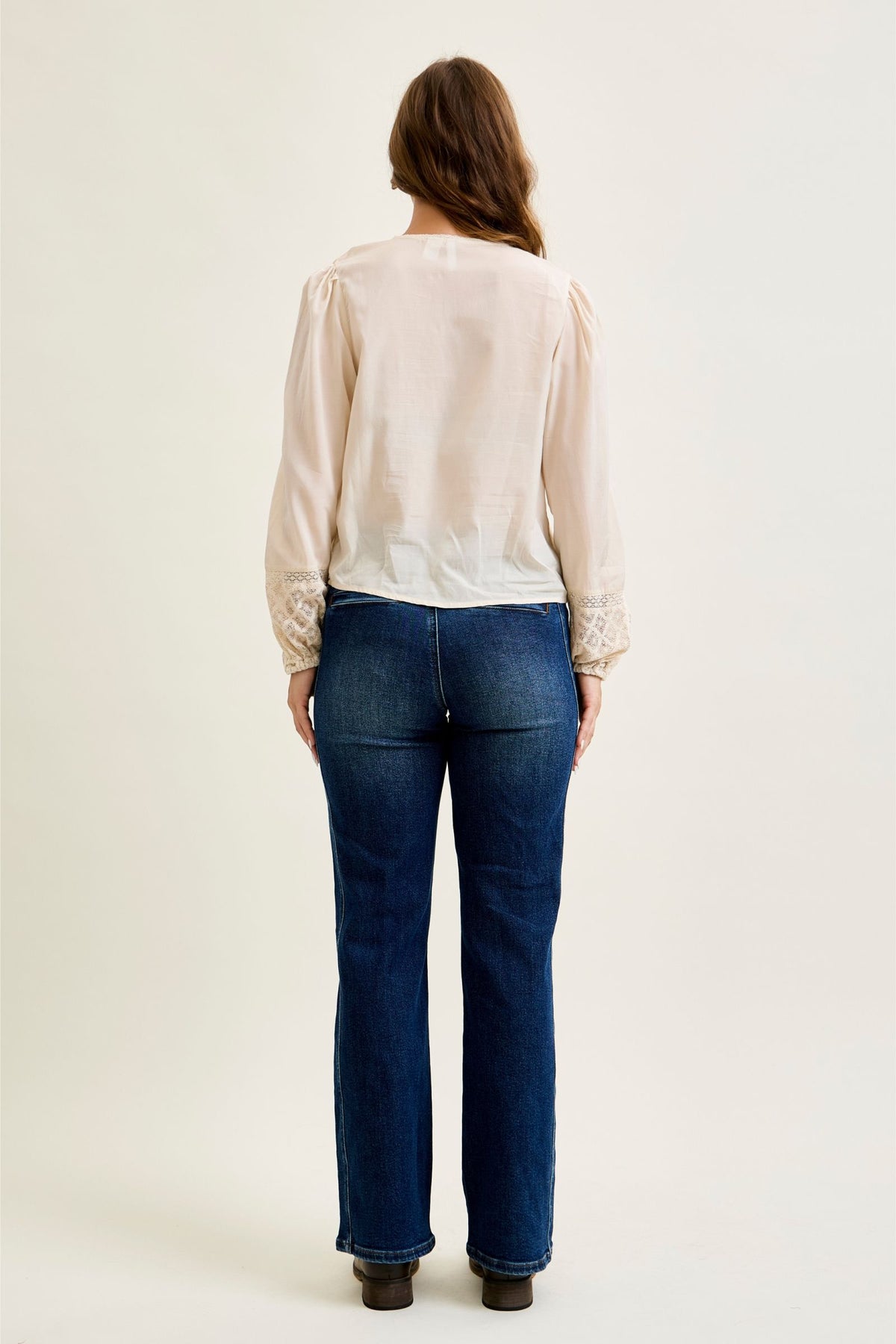 JUDY BLUE MID RISE ALEX BOOTCUT W/ COWGIRL SEAMING JEANS - MEDIUM STONE