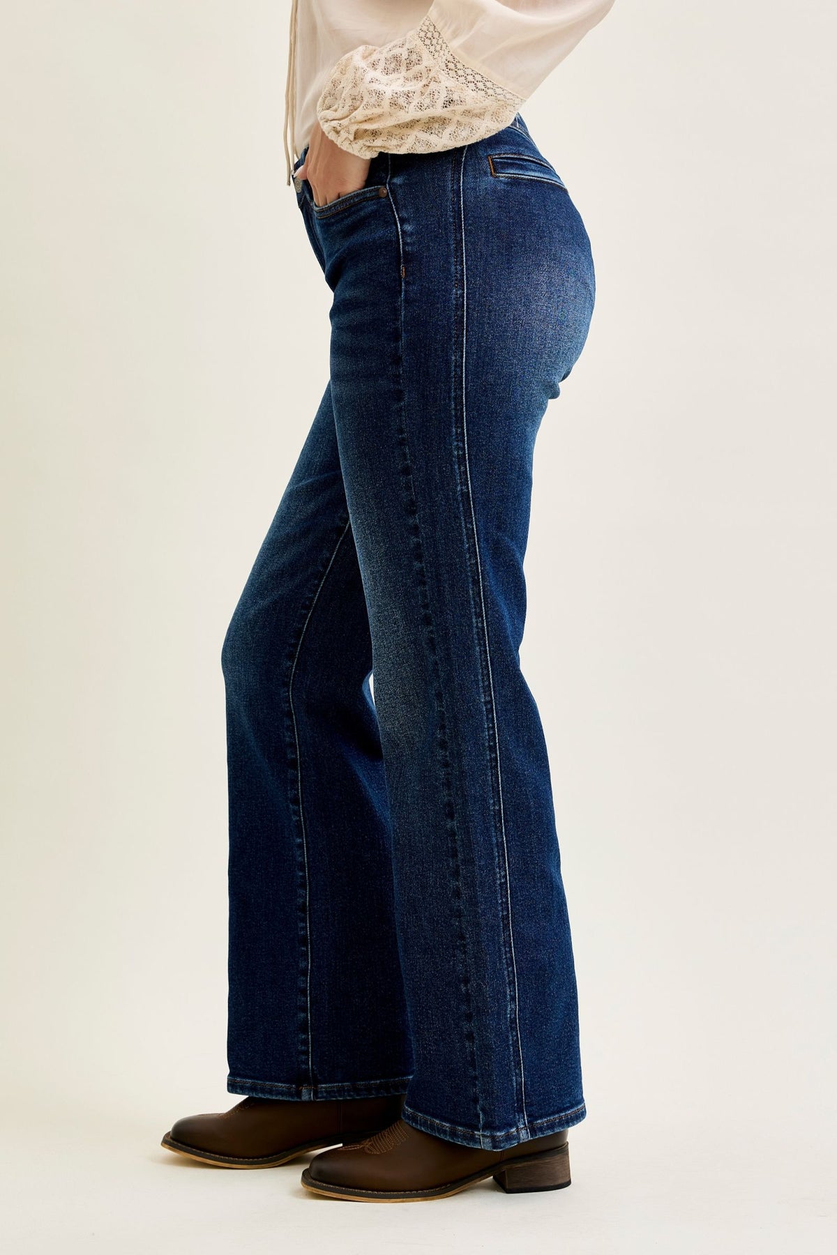 JUDY BLUE MID RISE ALEX BOOTCUT W/ COWGIRL SEAMING JEANS - MEDIUM STONE