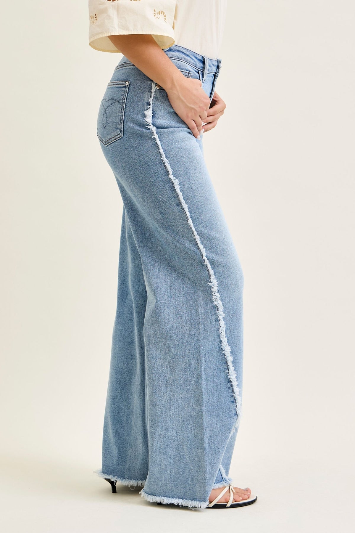 JUDY BLUE HIGH WAIST RETRO WIDE RAW TWISTED OUTSEAM JEANS - LIGHT STONE