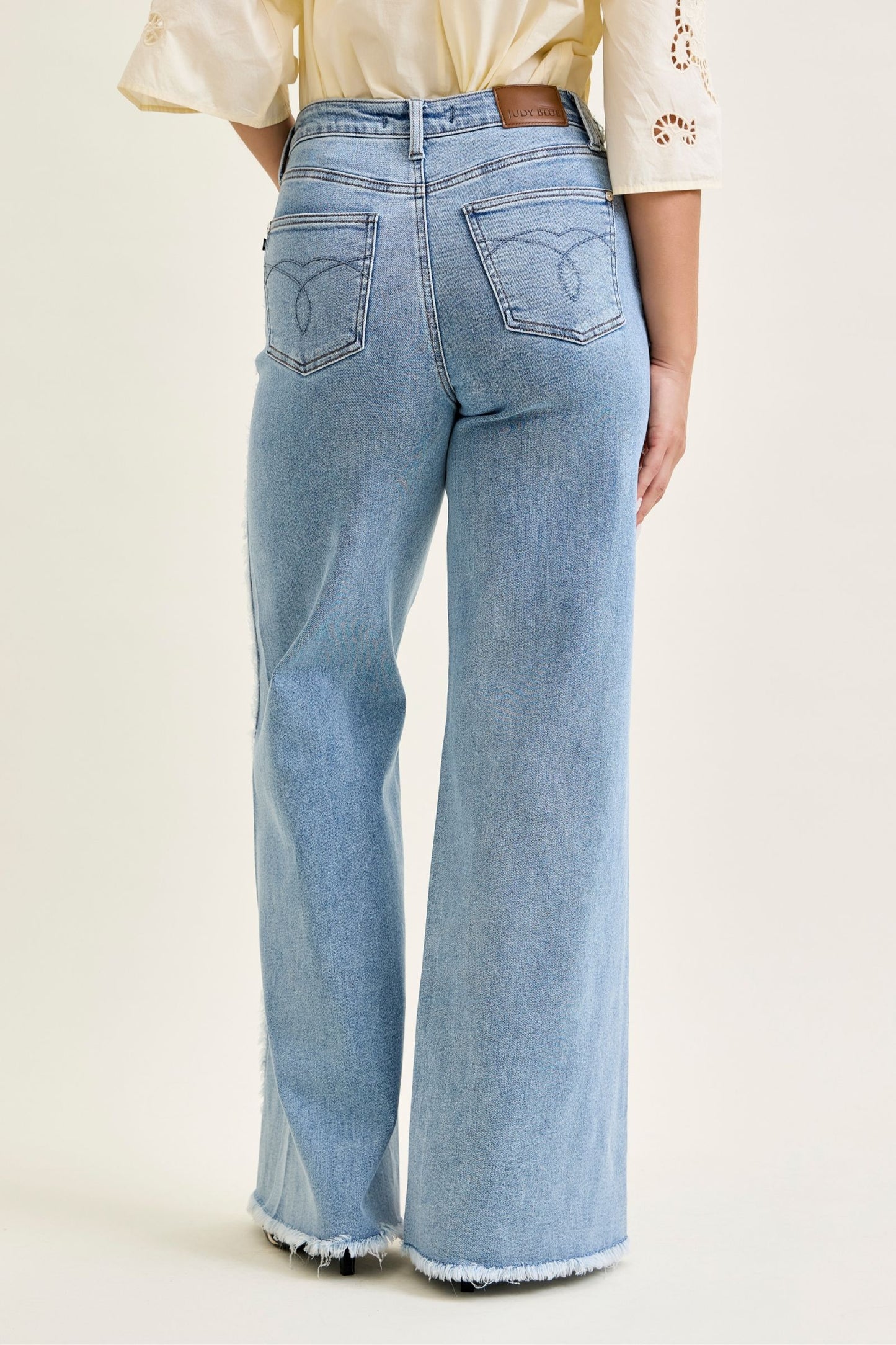 JUDY BLUE HIGH WAIST RETRO WIDE RAW TWISTED OUTSEAM JEANS - LIGHT STONE