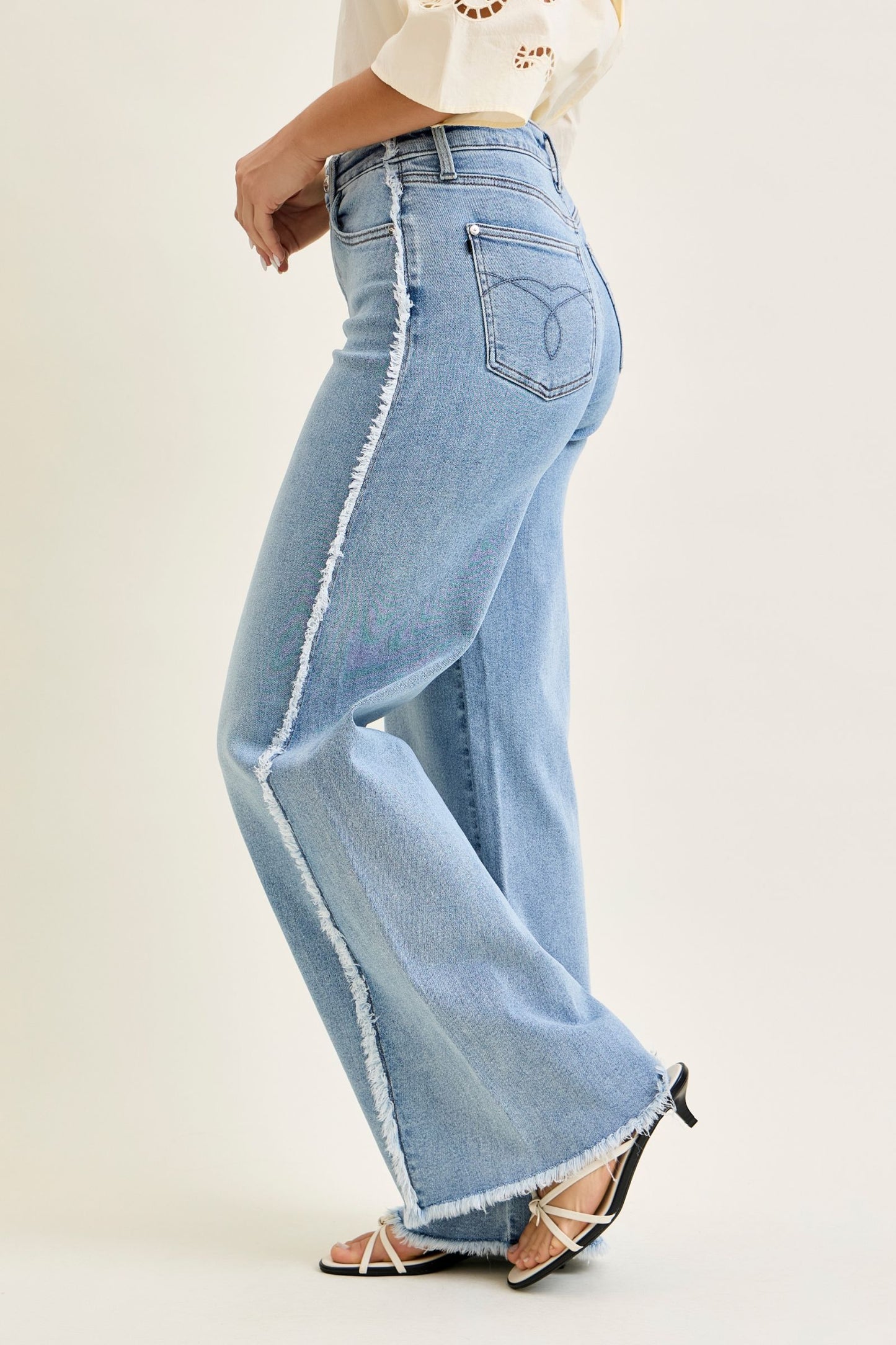 JUDY BLUE HIGH WAIST RETRO WIDE RAW TWISTED OUTSEAM JEANS - LIGHT STONE
