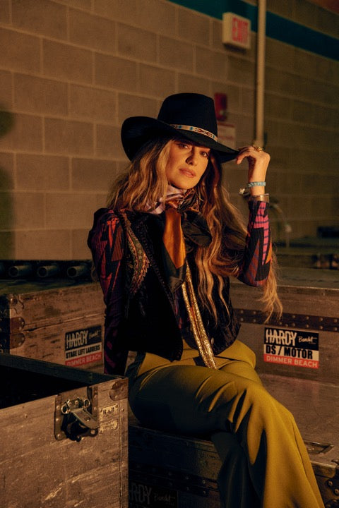 LAINEY WILSON X CHARLIE 1 HORSE WILD HORSES BLACK