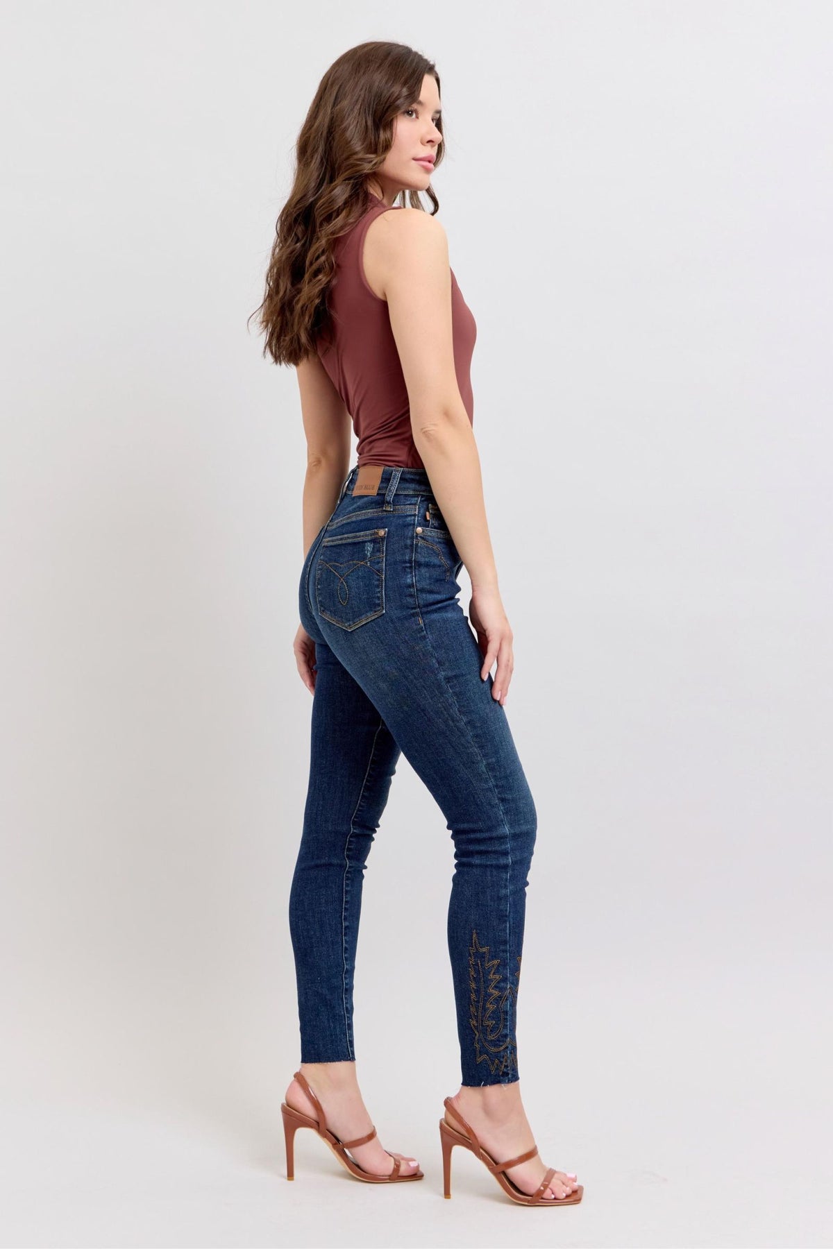 JUDY BLUE MID RISE WESTERN EMBROIDERY DETAIL SKINNY JEAN - DARK STONE