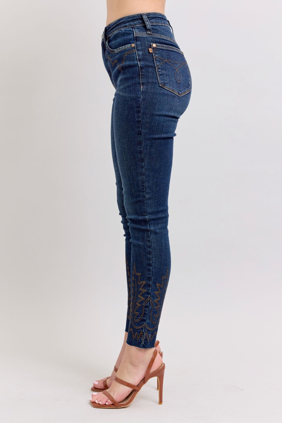 JUDY BLUE MID RISE WESTERN EMBROIDERY DETAIL SKINNY JEAN - DARK STONE