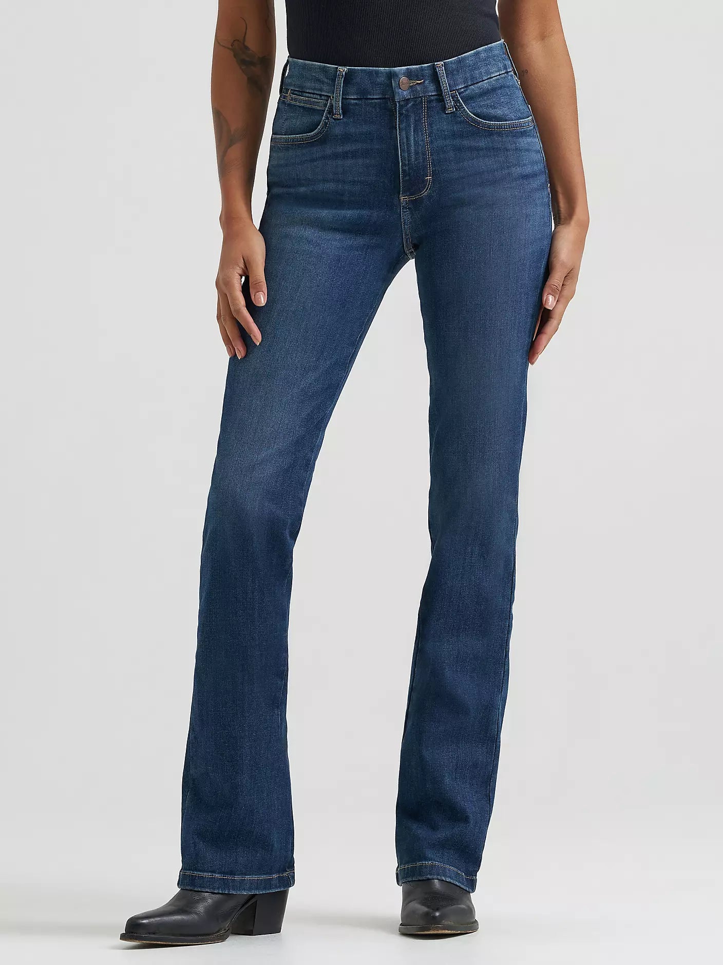 WRANGLER WOMEN'S BESPOKE HIGH RISE BOOTCUT JEAN - LACEY