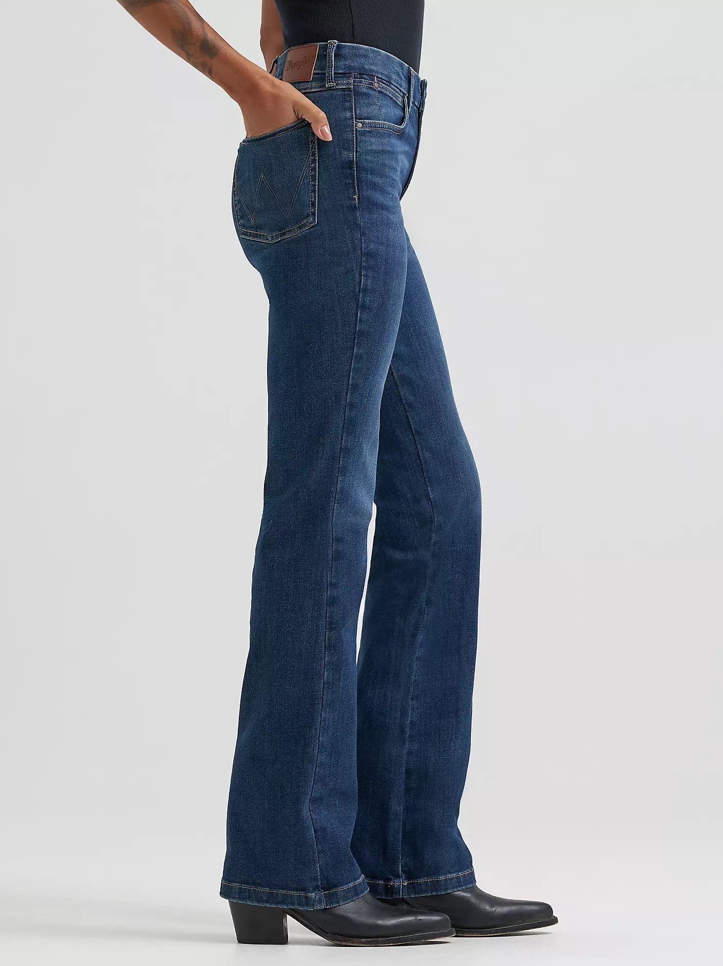 WRANGLER WOMEN'S BESPOKE HIGH RISE BOOTCUT JEAN - LACEY