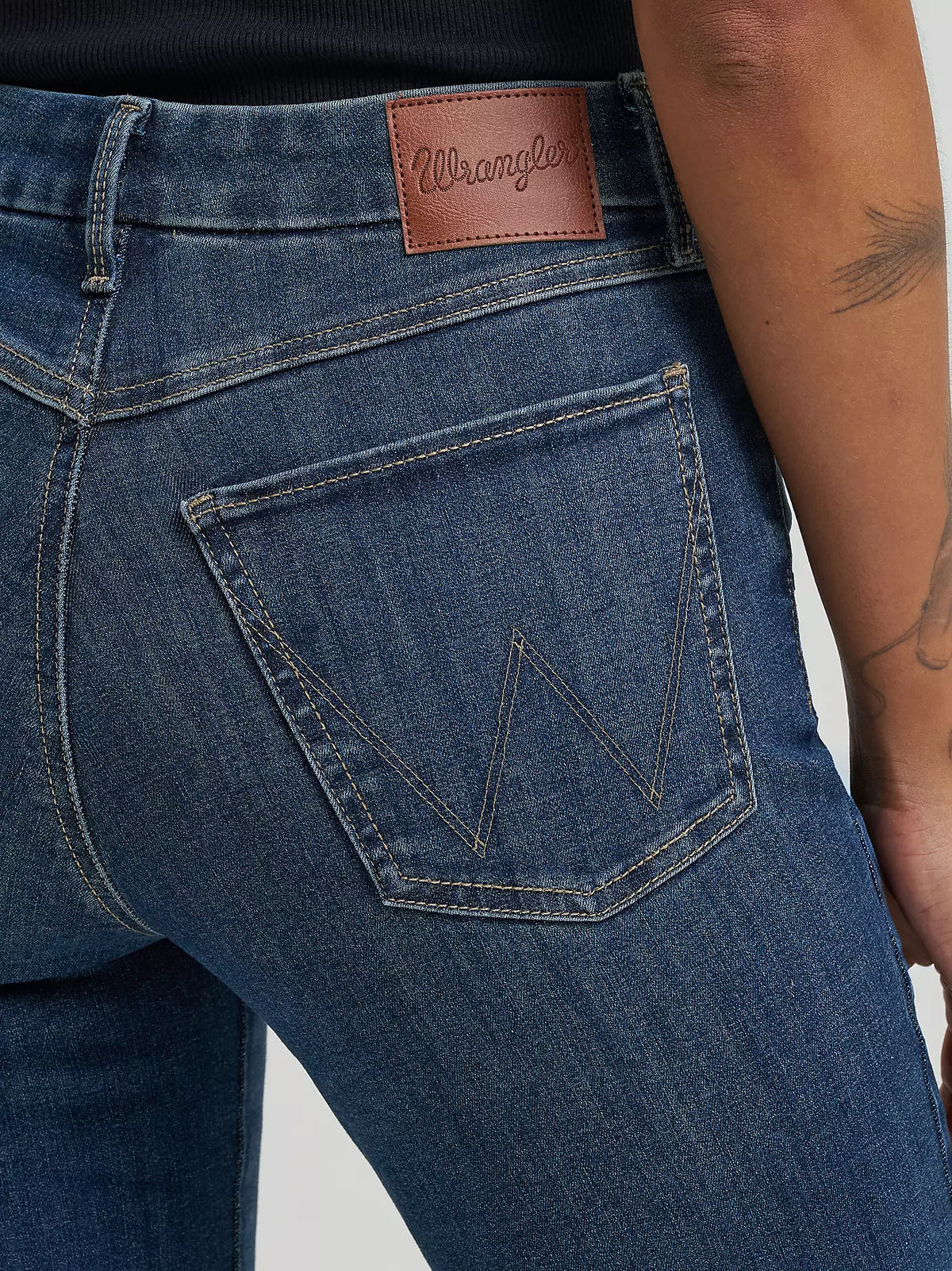 WRANGLER WOMEN'S BESPOKE HIGH RISE BOOTCUT JEAN - LACEY