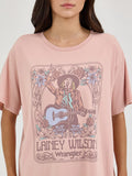 WRANGLER WOMEN'S LAINEY WILSON OVERSIZED BAND TEE