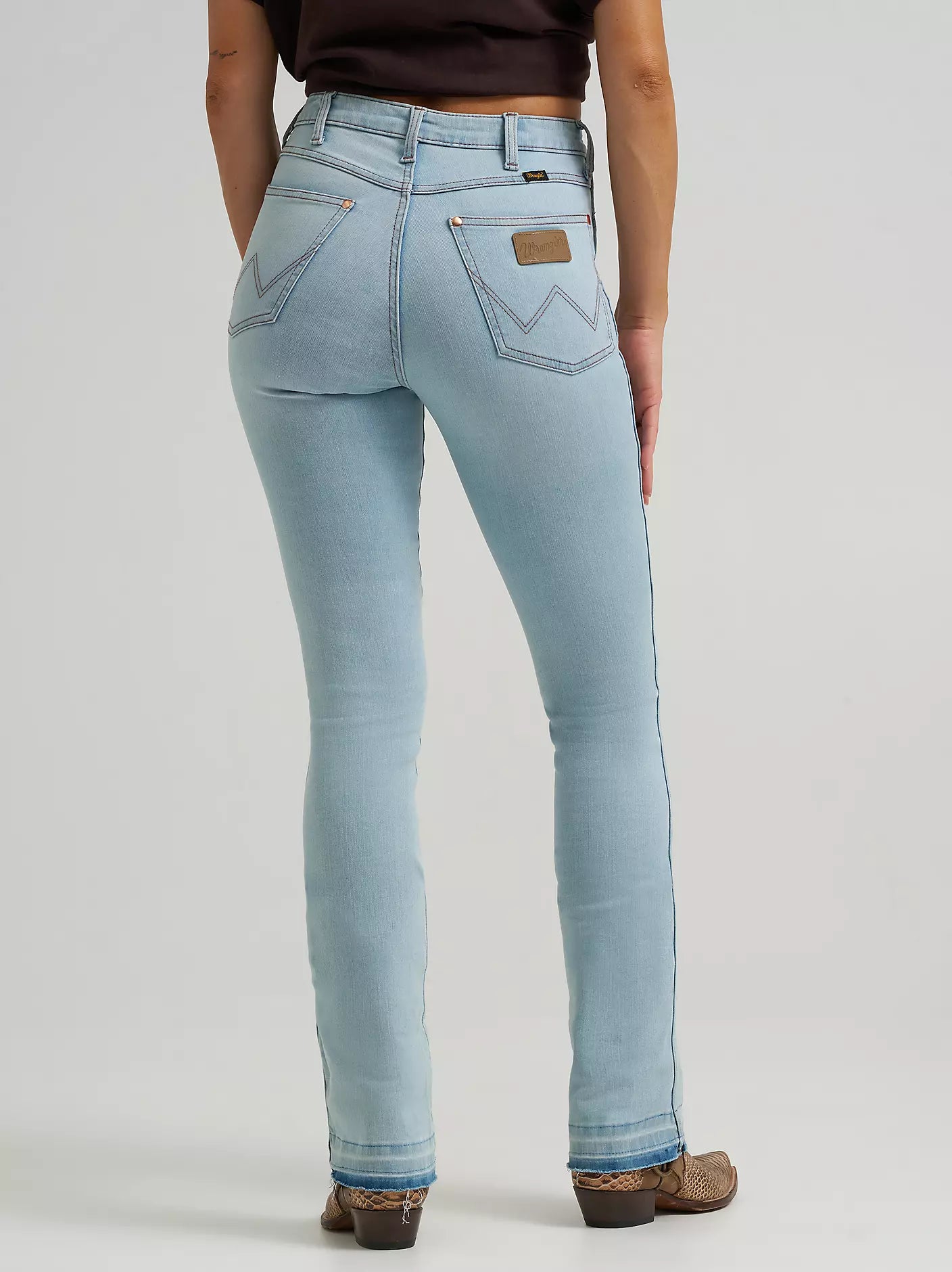 WRANGLER X LAINEY WILSON RAW HEM BOOT HUGGERS - BLEACH BLUE WASH