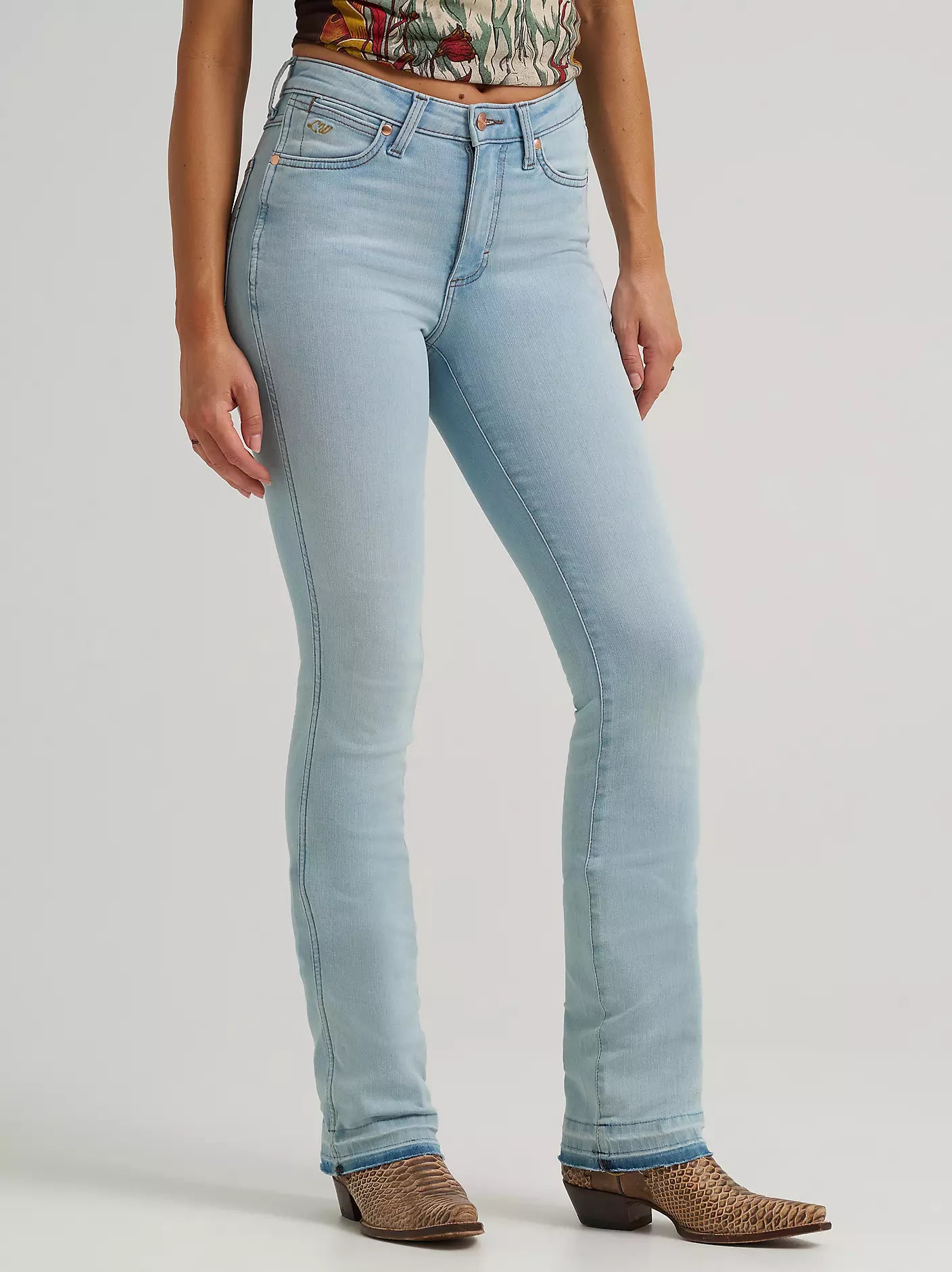 WRANGLER X LAINEY WILSON RAW HEM BOOT HUGGERS - BLEACH BLUE WASH
