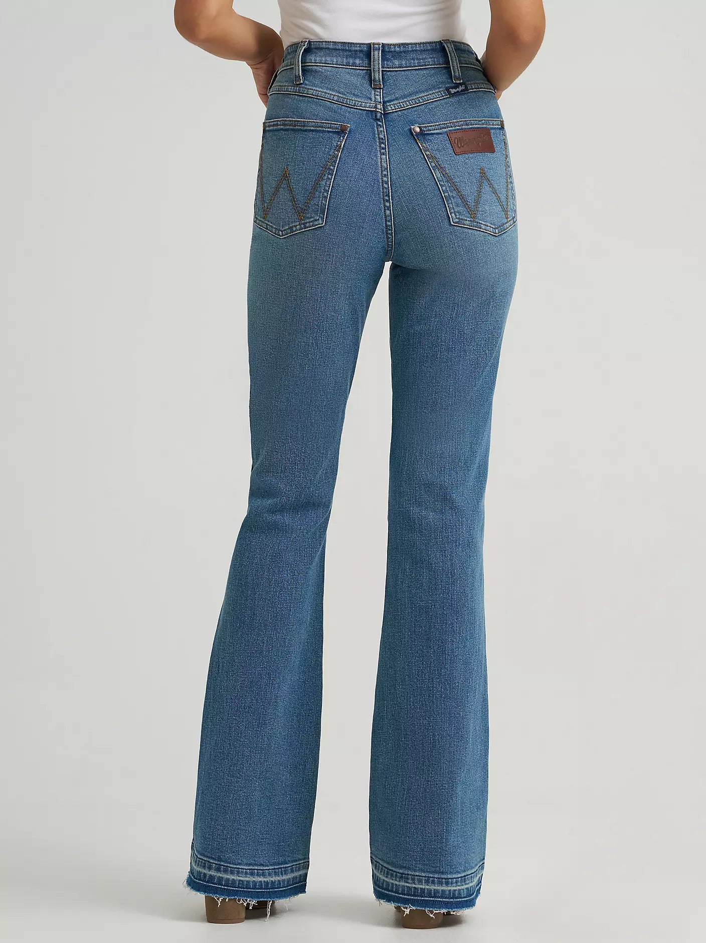 WRANGLER WOMEN'S RETRO® BAILEY HIGH RISE RAW HEM FLARE JEAN - LANA